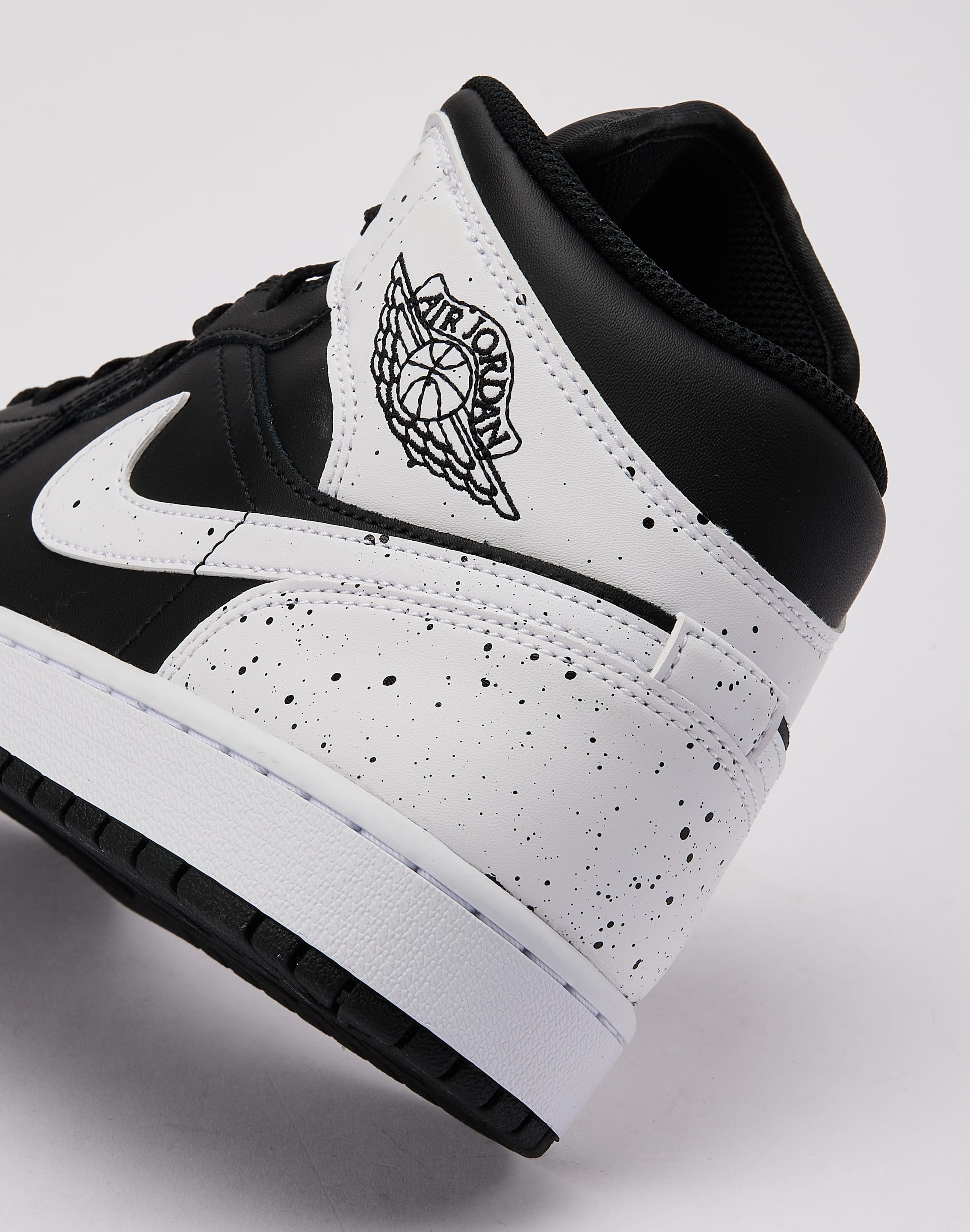 Photo of Jordan Air Jordan 1 Mid SE 'Oreo'