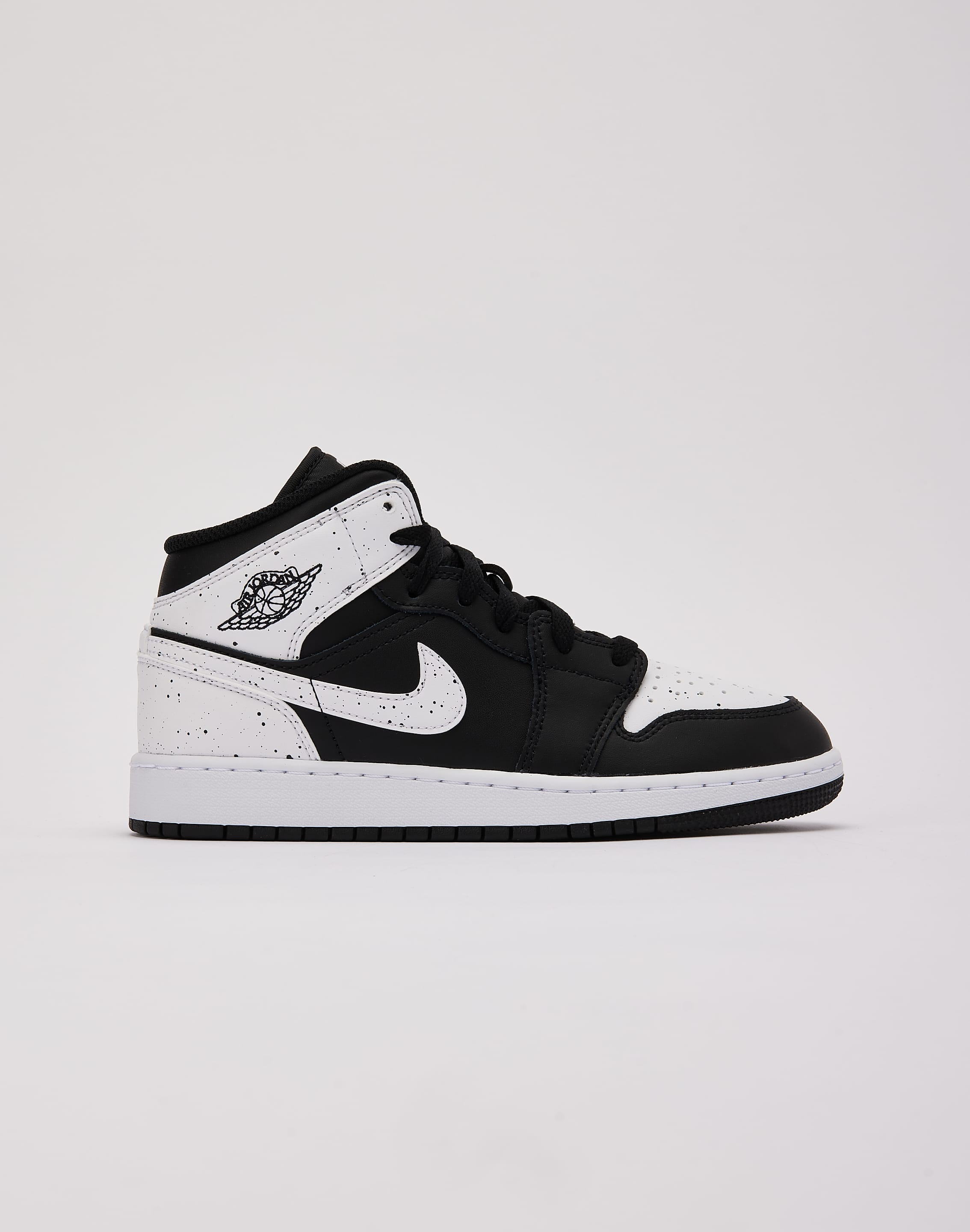 Photo of Jordan Air Jordan 1 Mid Grade-School