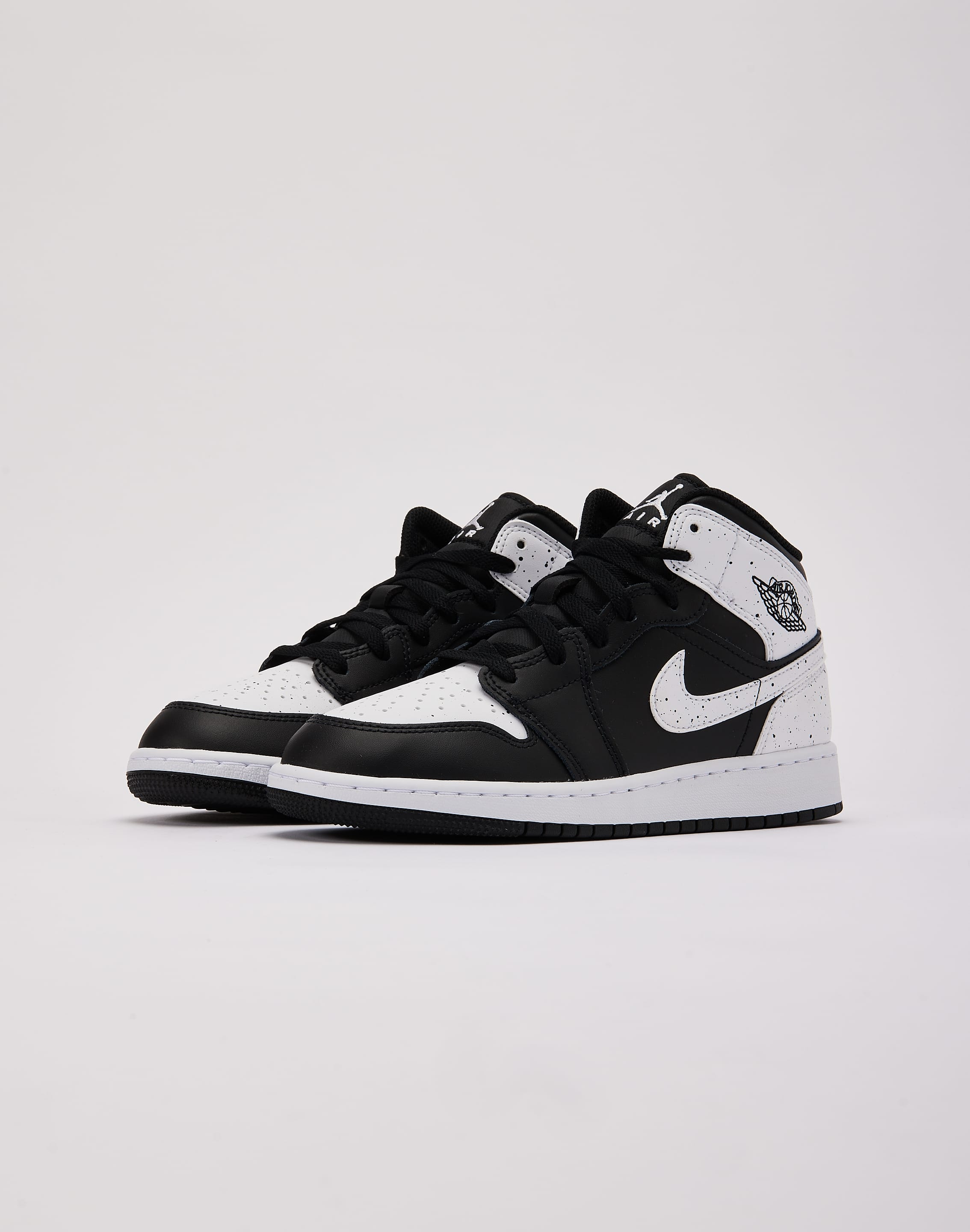 Photo of Jordan Air Jordan 1 Mid Grade-School