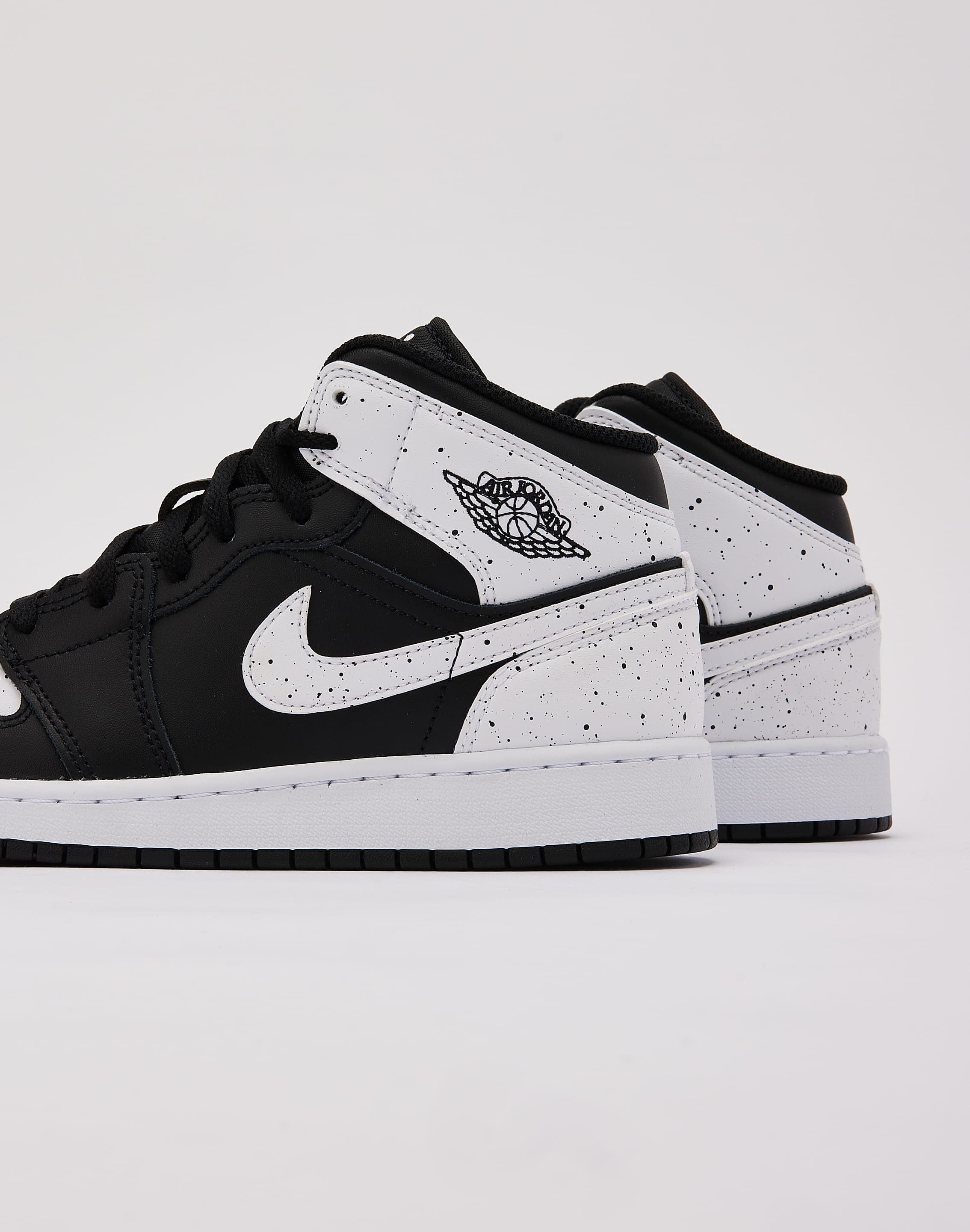 Photo of Jordan Air Jordan 1 Mid Grade-School