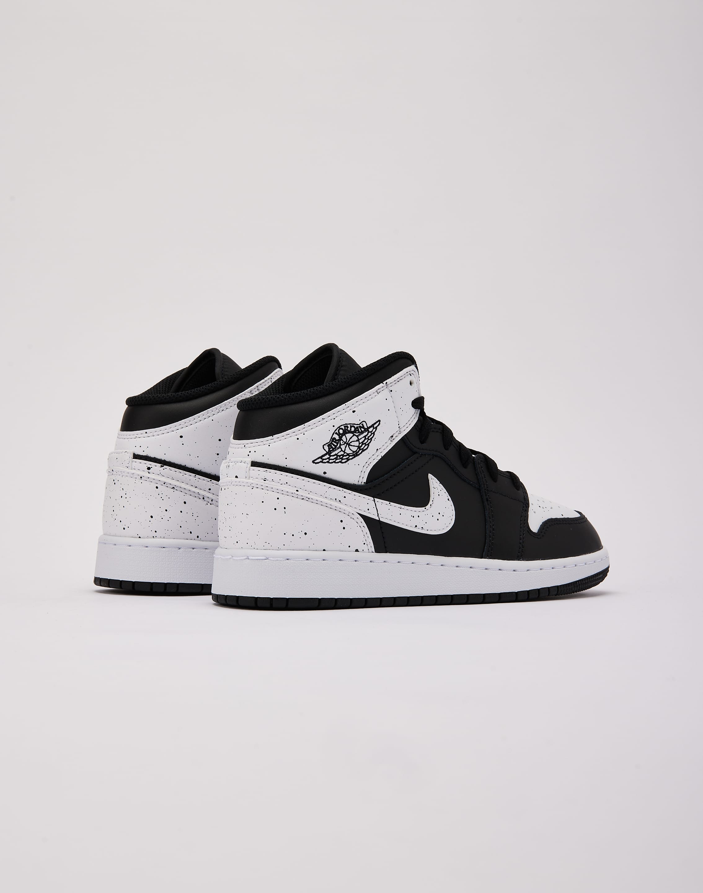 Photo of Jordan Air Jordan 1 Mid Grade-School