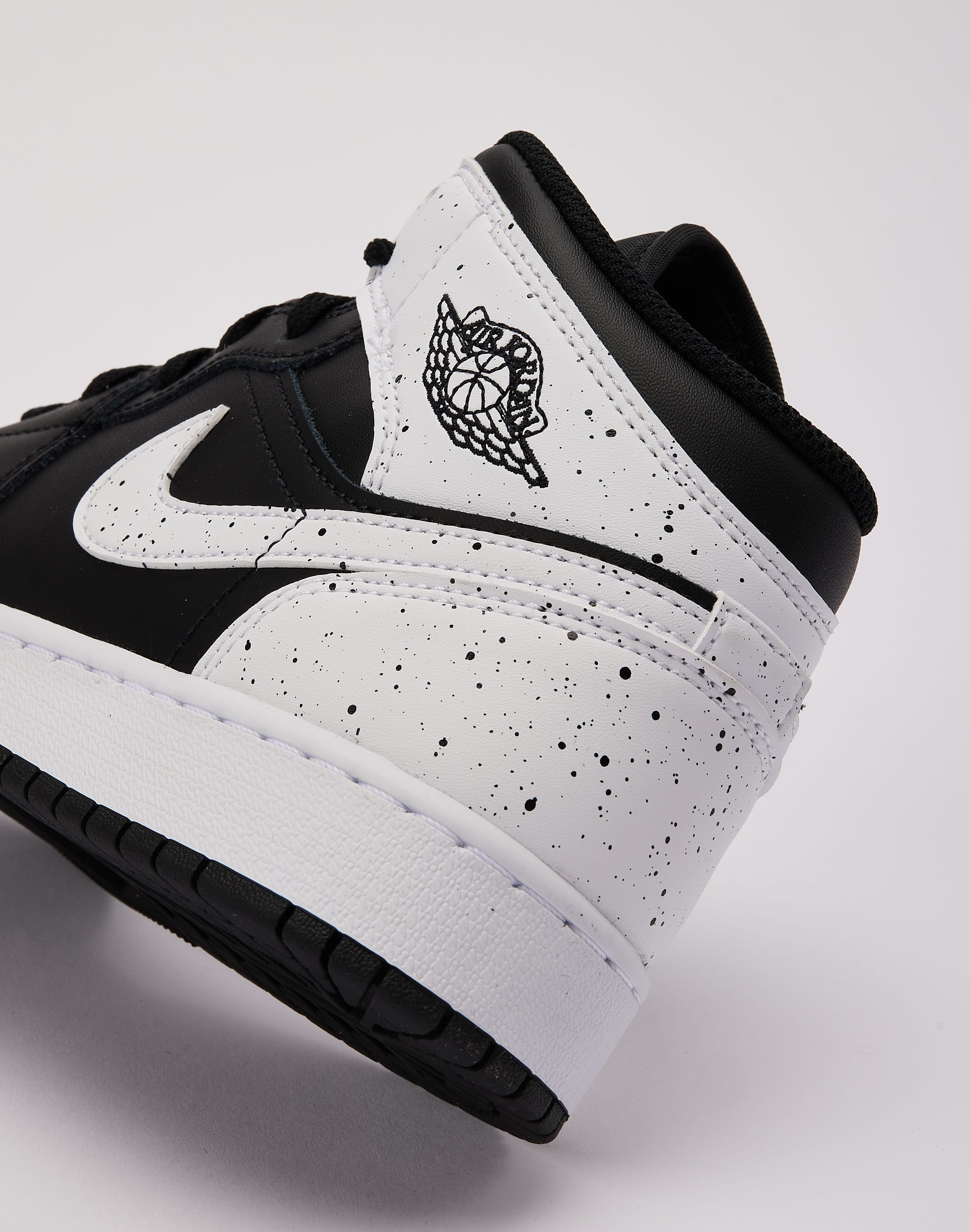 Photo of Jordan Air Jordan 1 Mid Grade-School