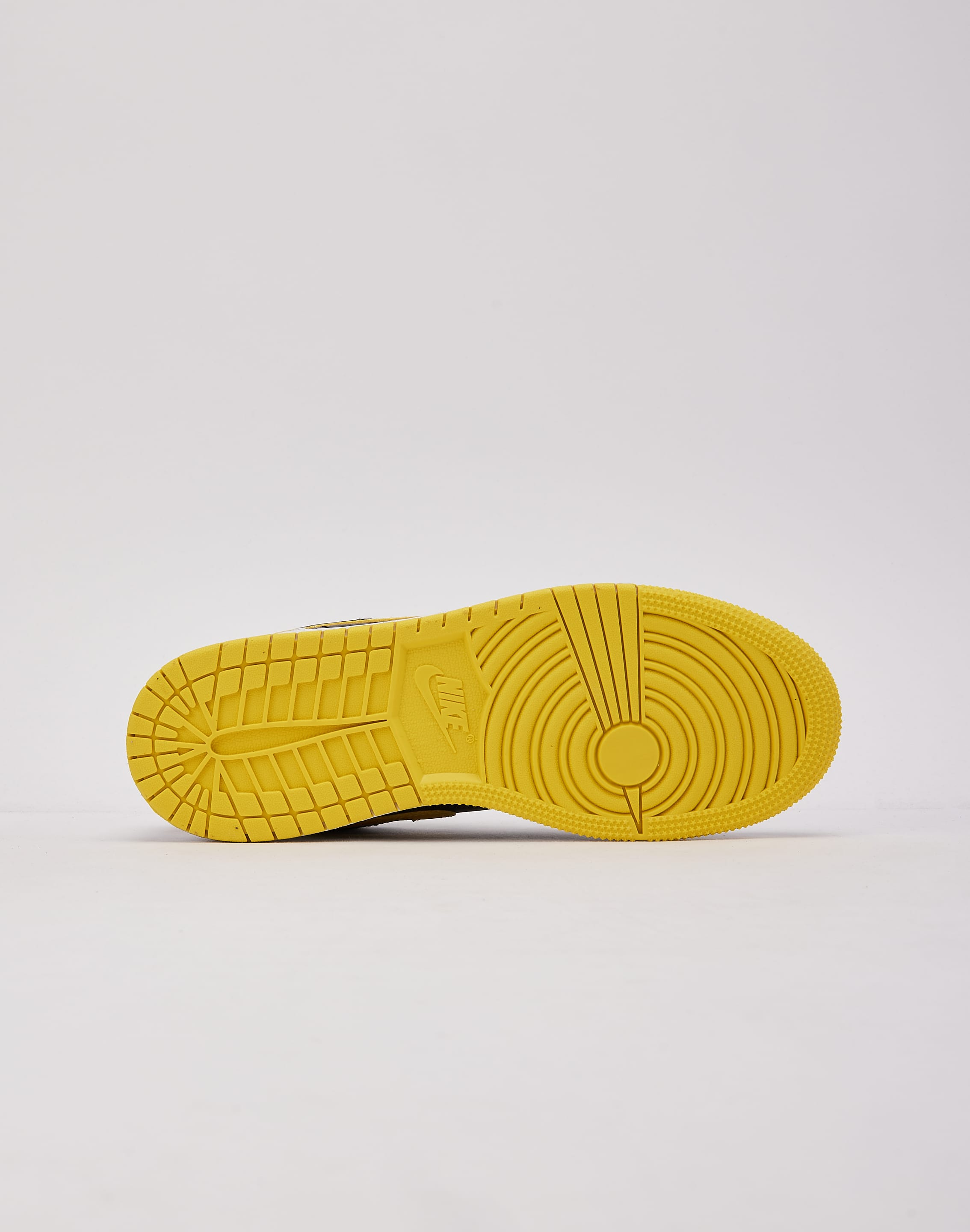 Photo of Jordan Air Jordan 1 Low Grade-School