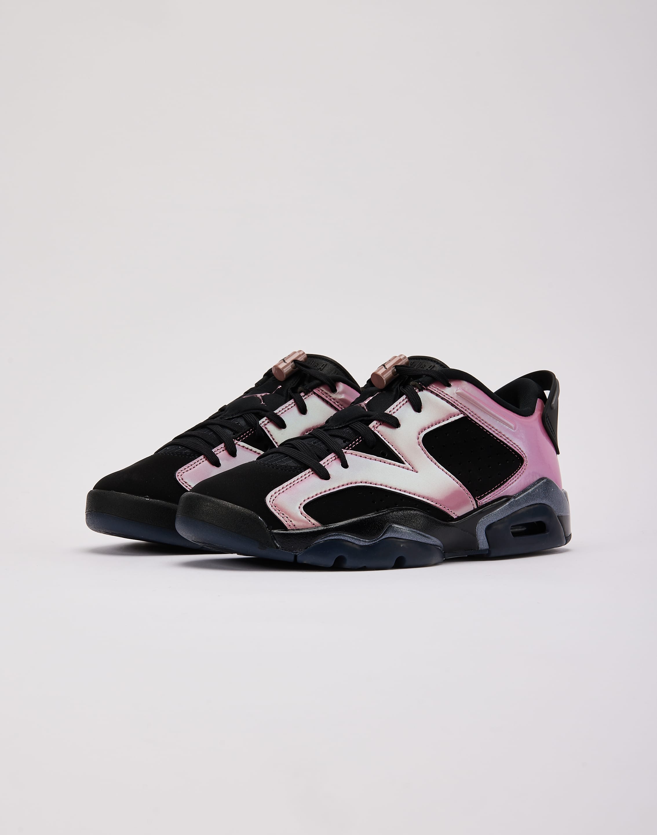 Photo of Jordan Air Jordan 6 Retro Low 'Desert Berry'