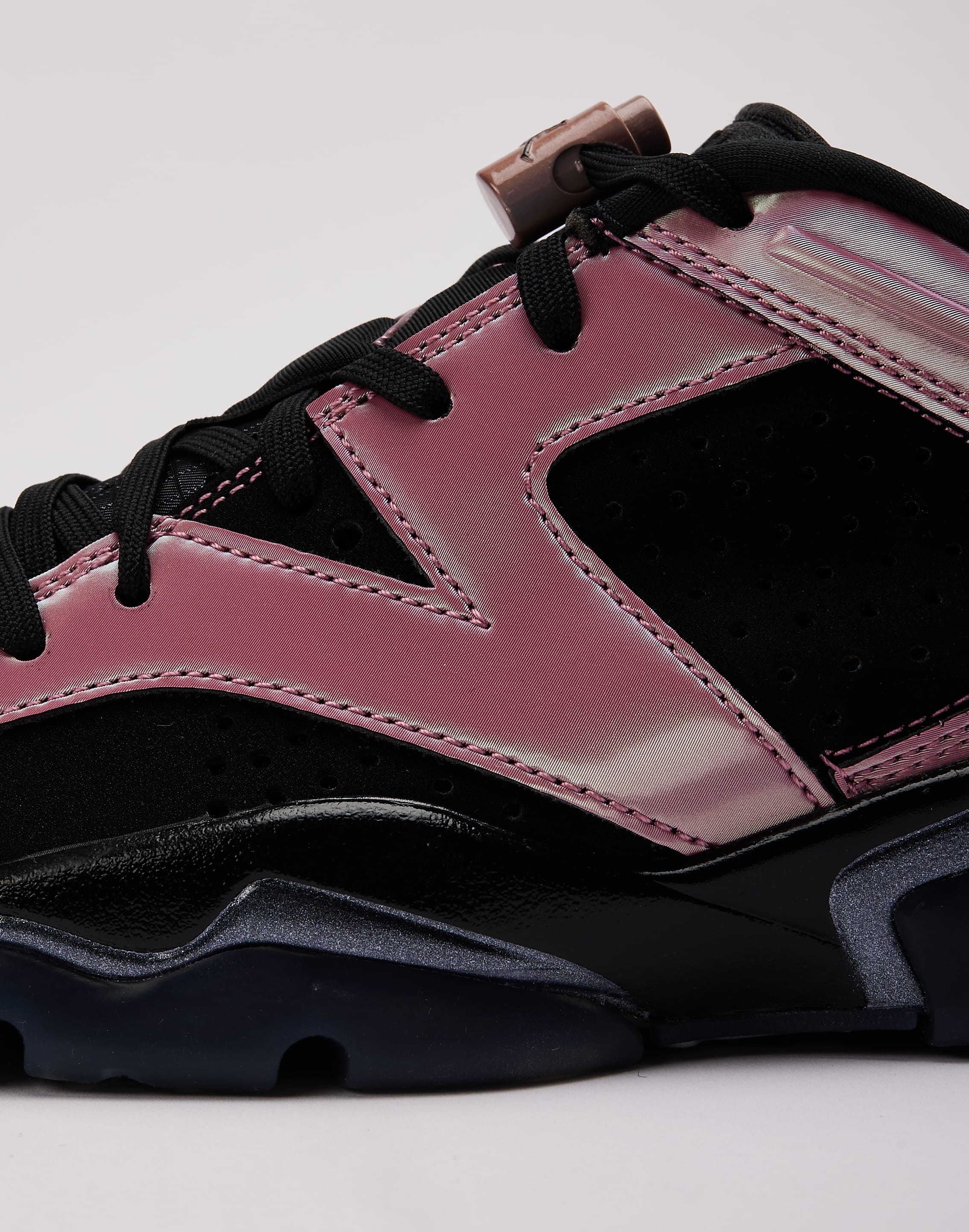 Photo of Jordan Air Jordan 6 Retro Low 'Desert Berry'
