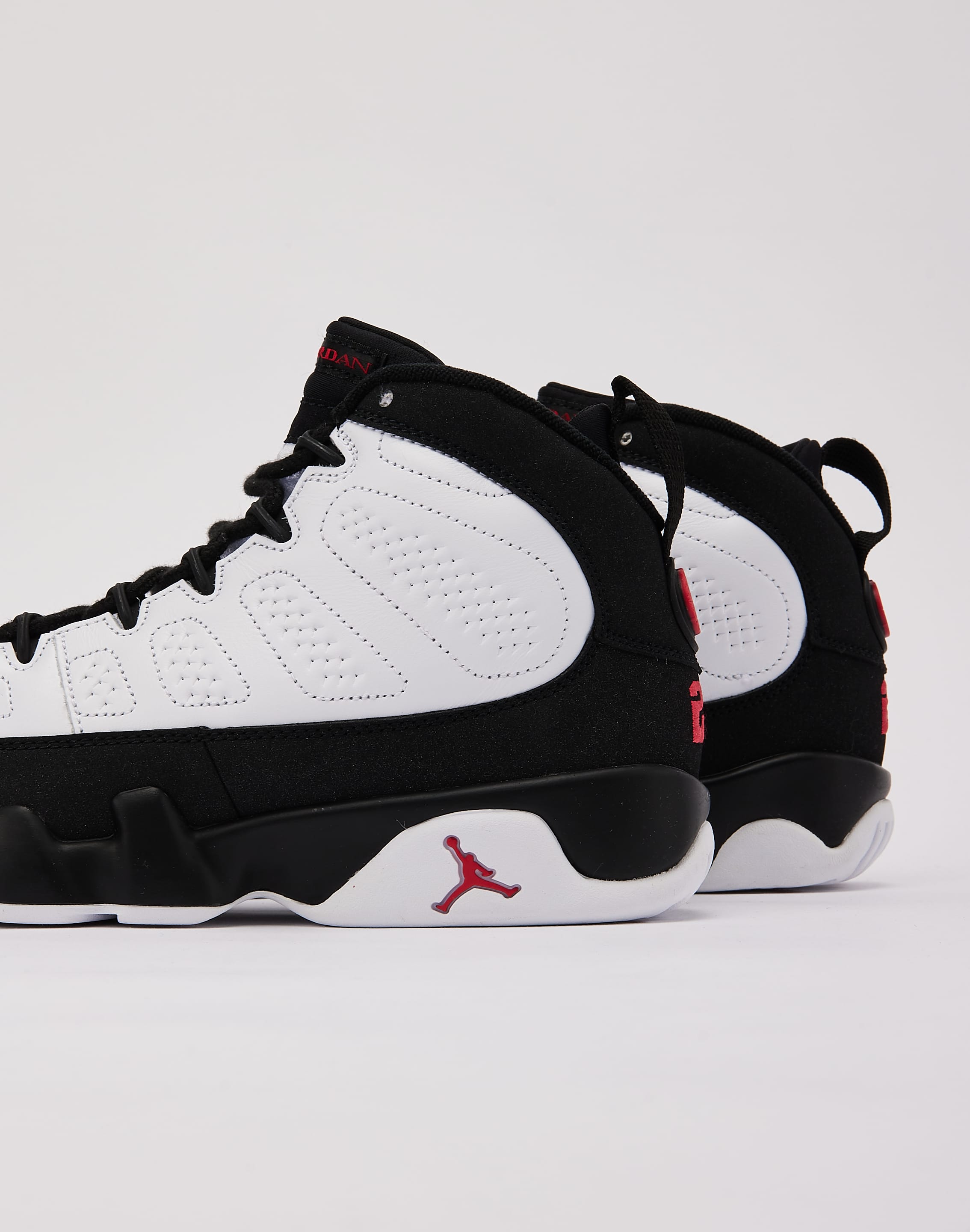 Photo of Jordan Air Jordan 9 Retro 'Space Jam' Grade-School
