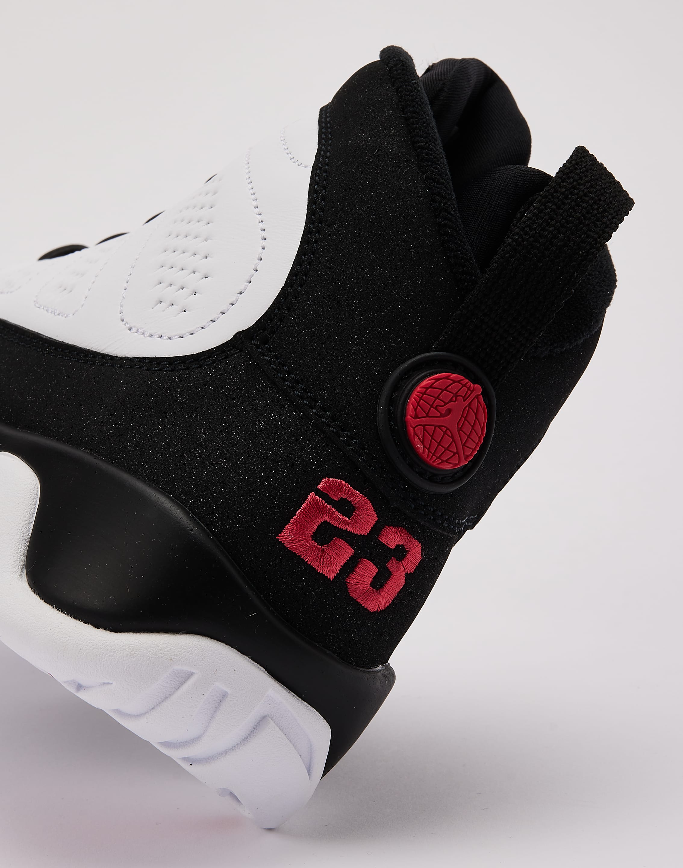 Photo of Jordan Air Jordan 9 Retro 'Space Jam' Grade-School