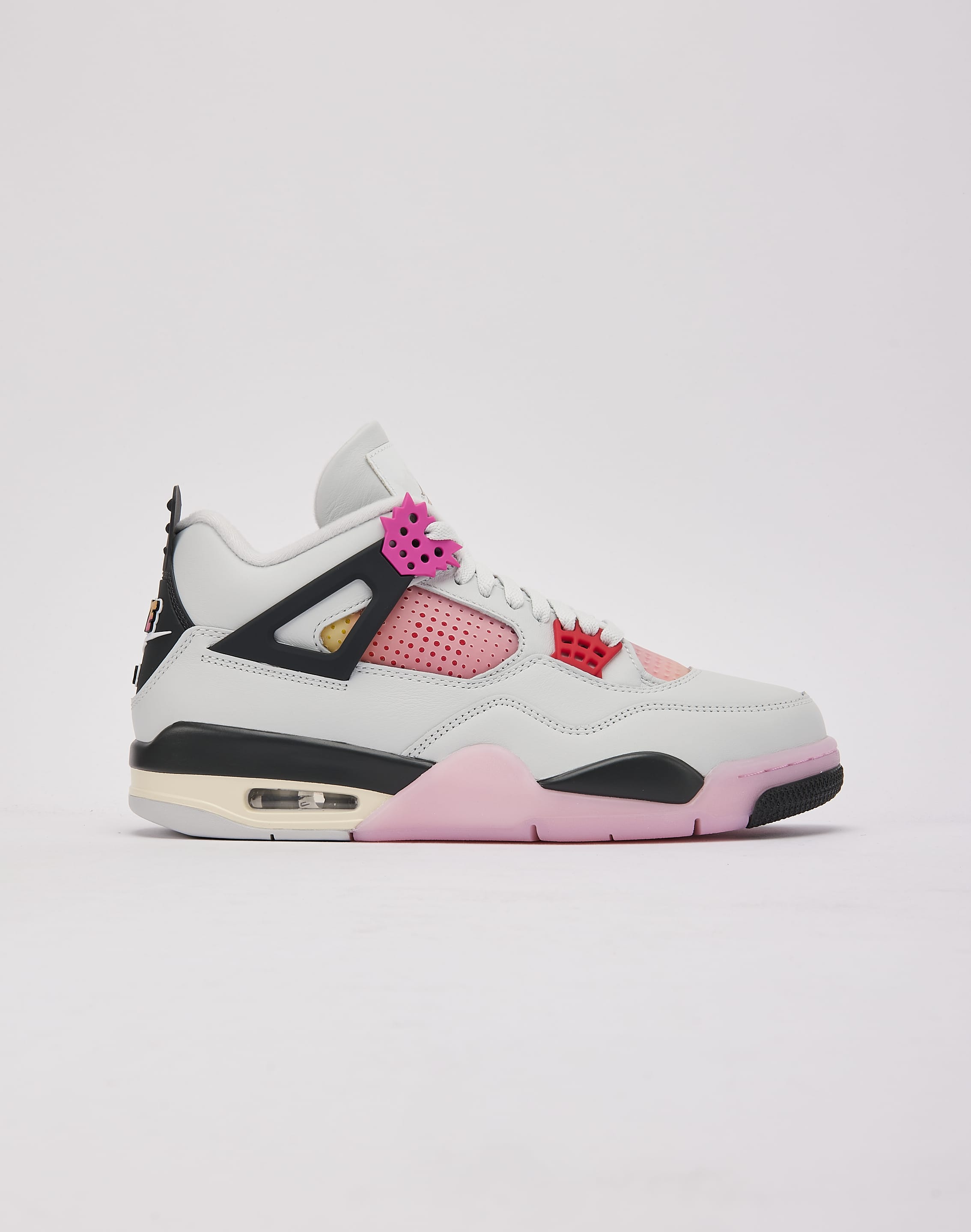 Photo of Jordan Air Jordan 4 Retro 'Comic'
