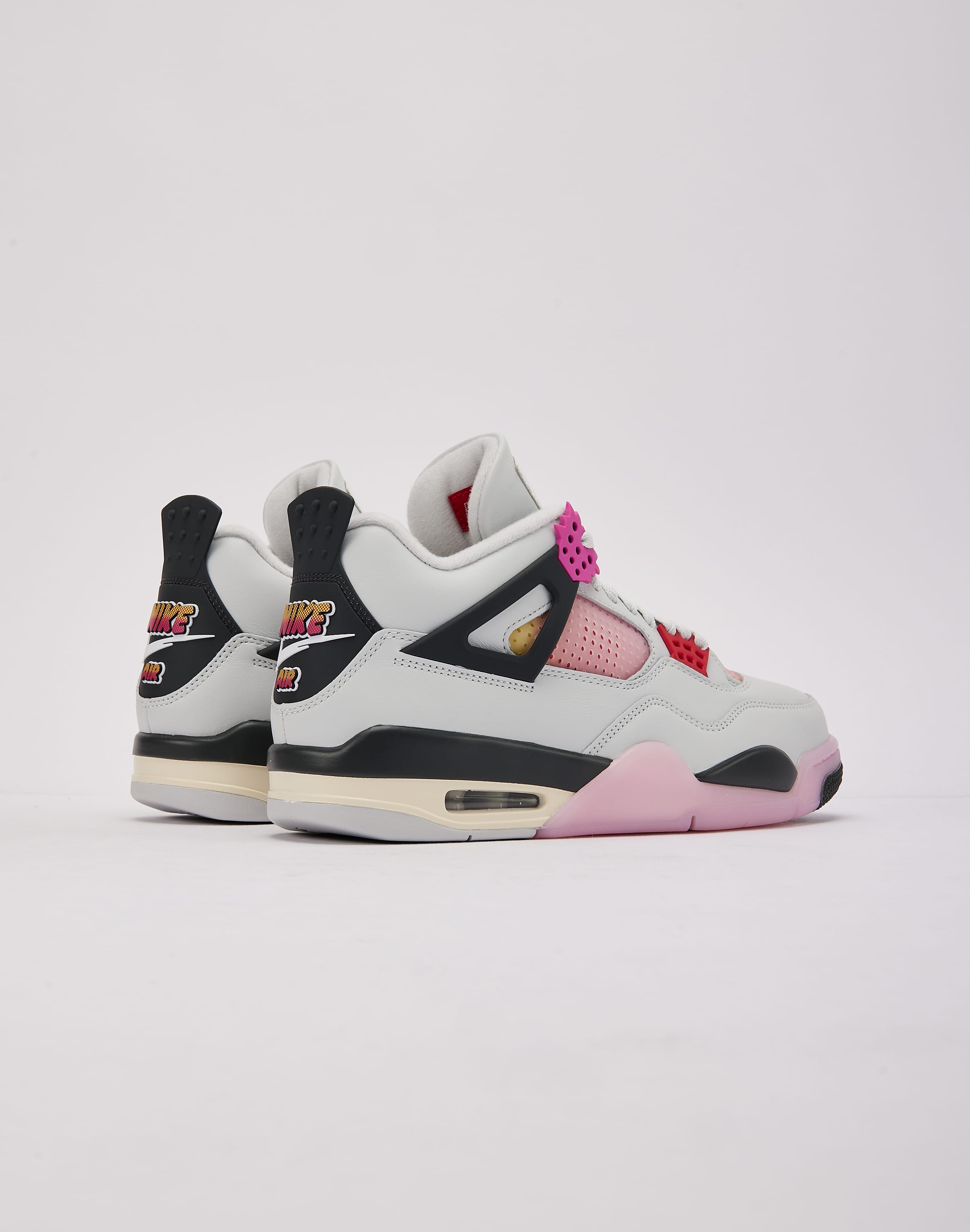 Photo of Jordan Air Jordan 4 Retro 'Comic'
