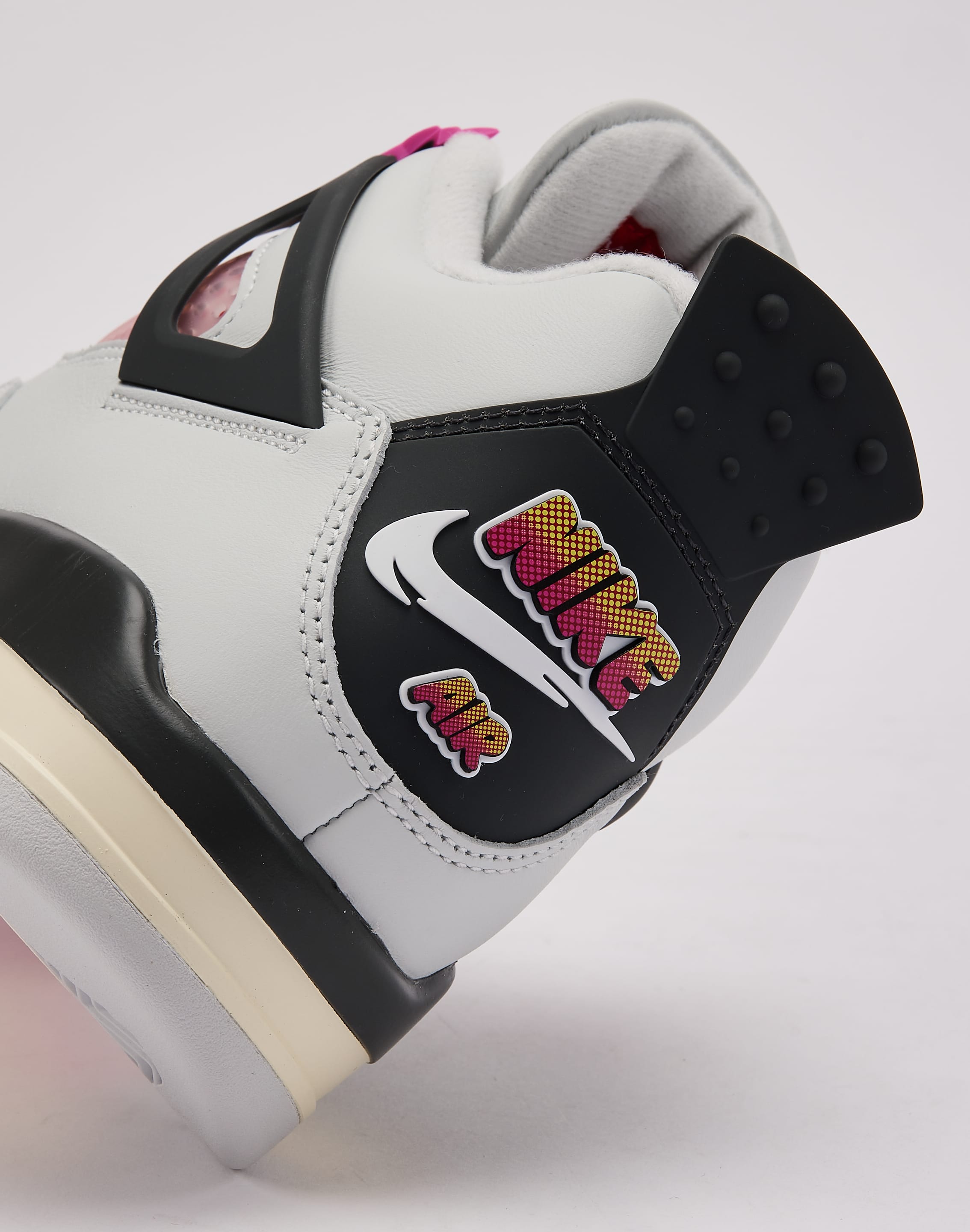 Photo of Jordan Air Jordan 4 Retro 'Comic'