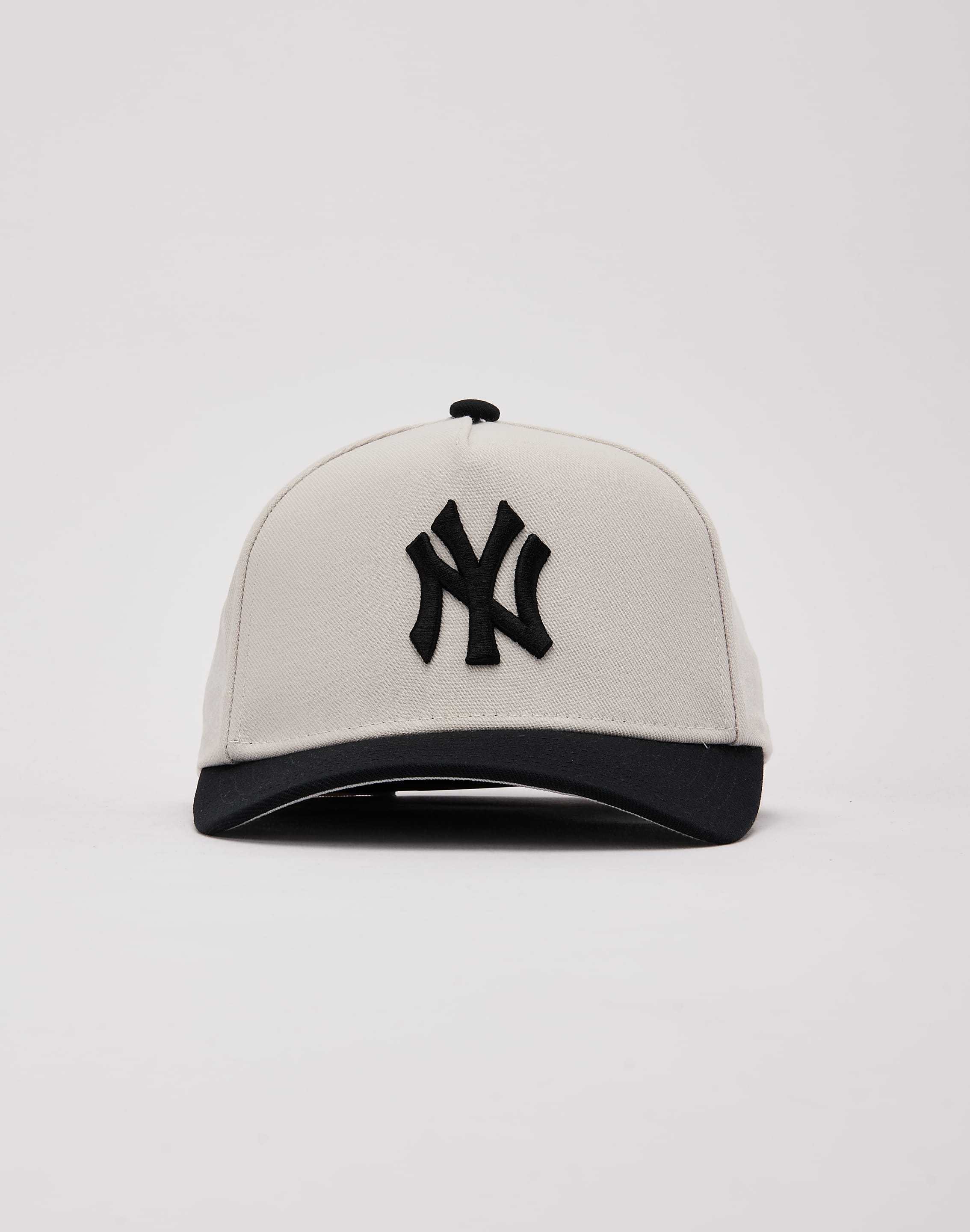 Photo of Mitchell & Ness MLB New York Yankees Pro Pinch Snapback Hat