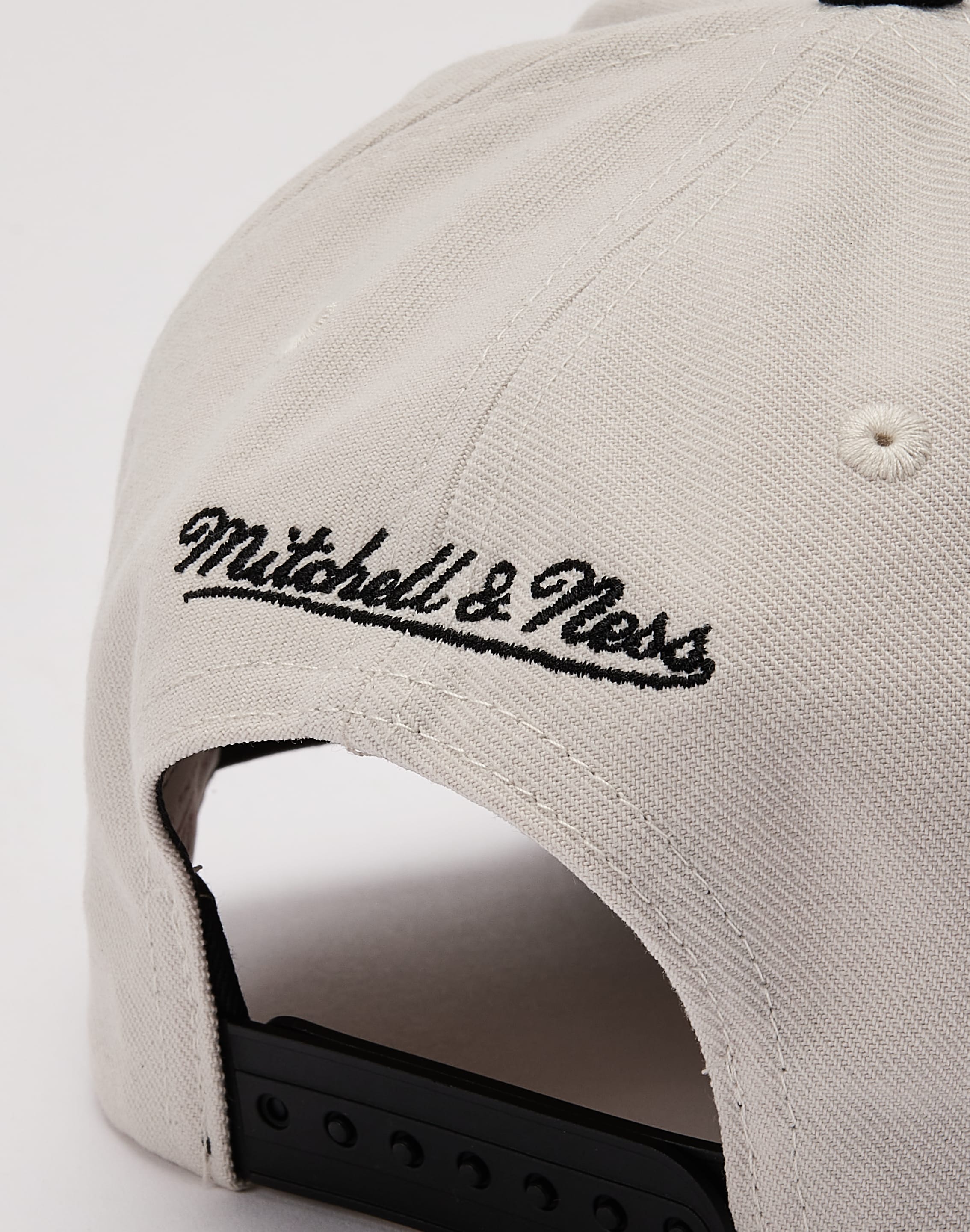 Photo of Mitchell & Ness MLB New York Yankees Pro Pinch Snapback Hat