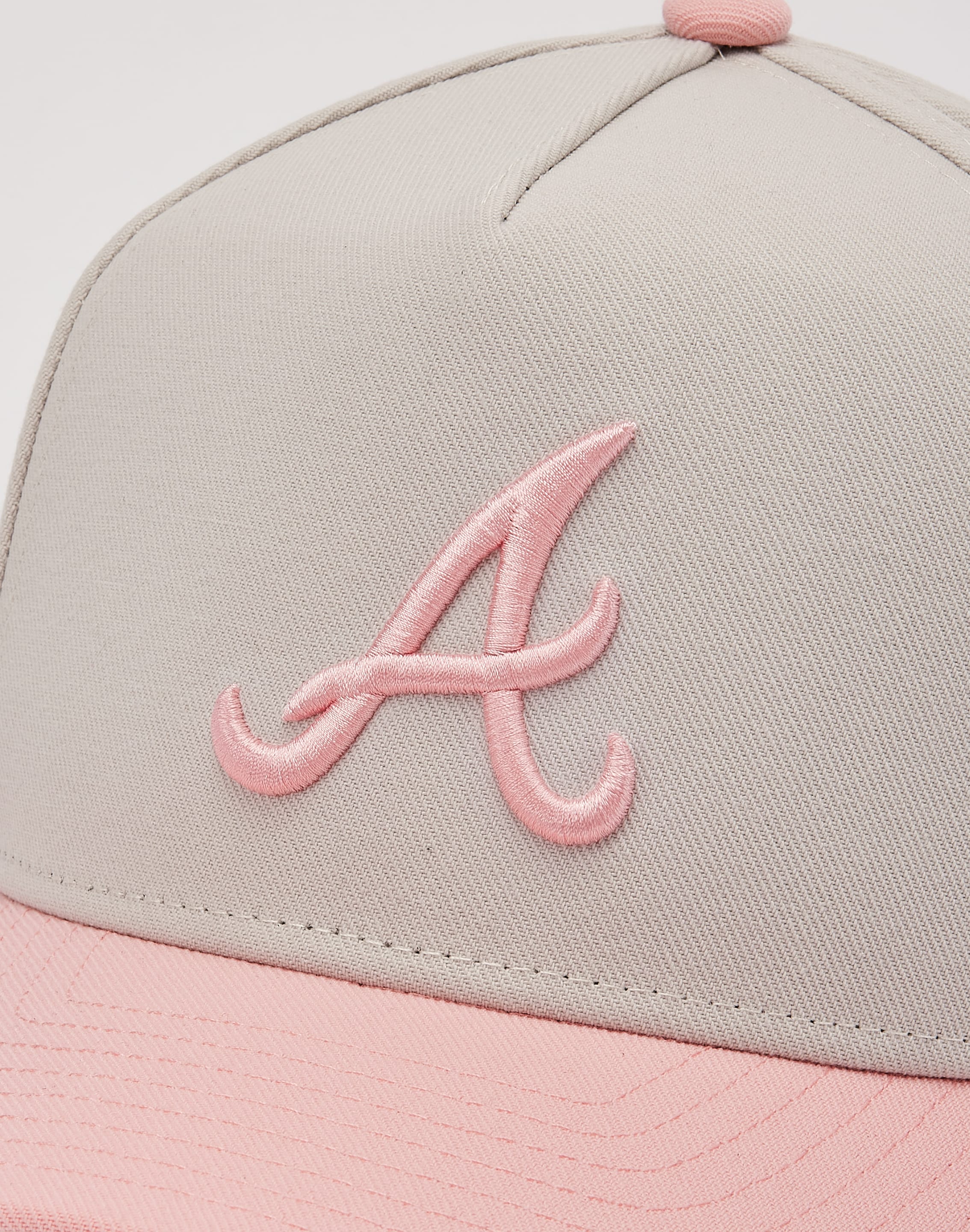 Photo of Mitchell & Ness MLB Atlanta Braves Pro Pinch Snapback Hat