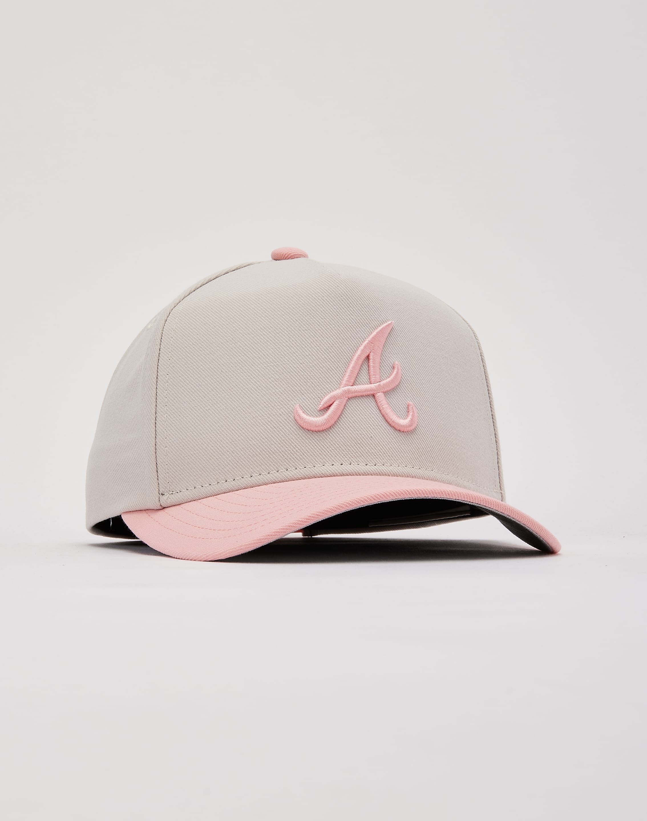 Photo of Mitchell & Ness MLB Atlanta Braves Pro Pinch Snapback Hat