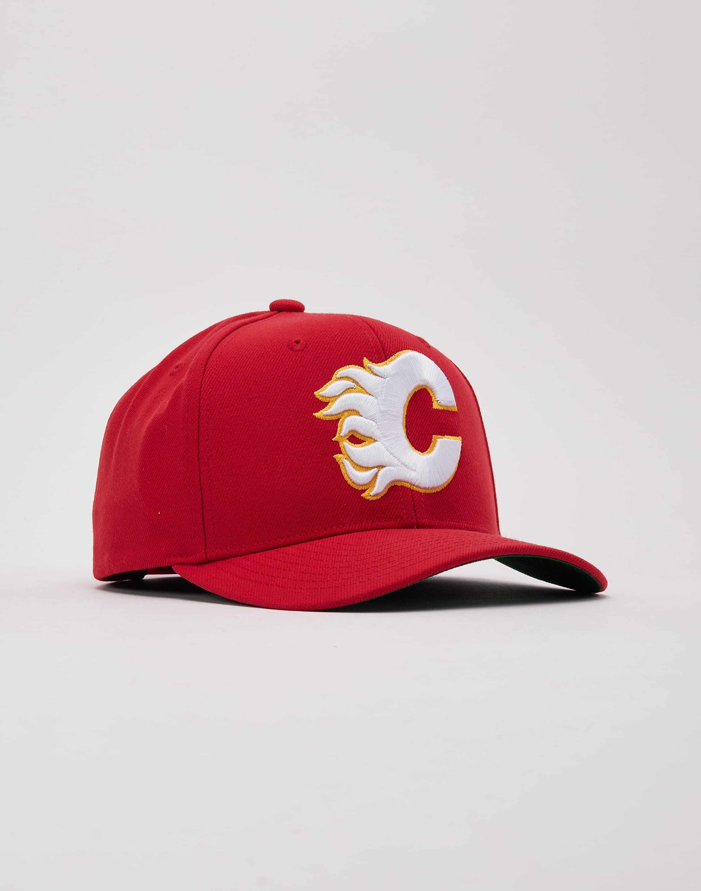 Photo of Mitchell & Ness NHL Team Grounds 2.0 Calgary Flames Snapback Hat