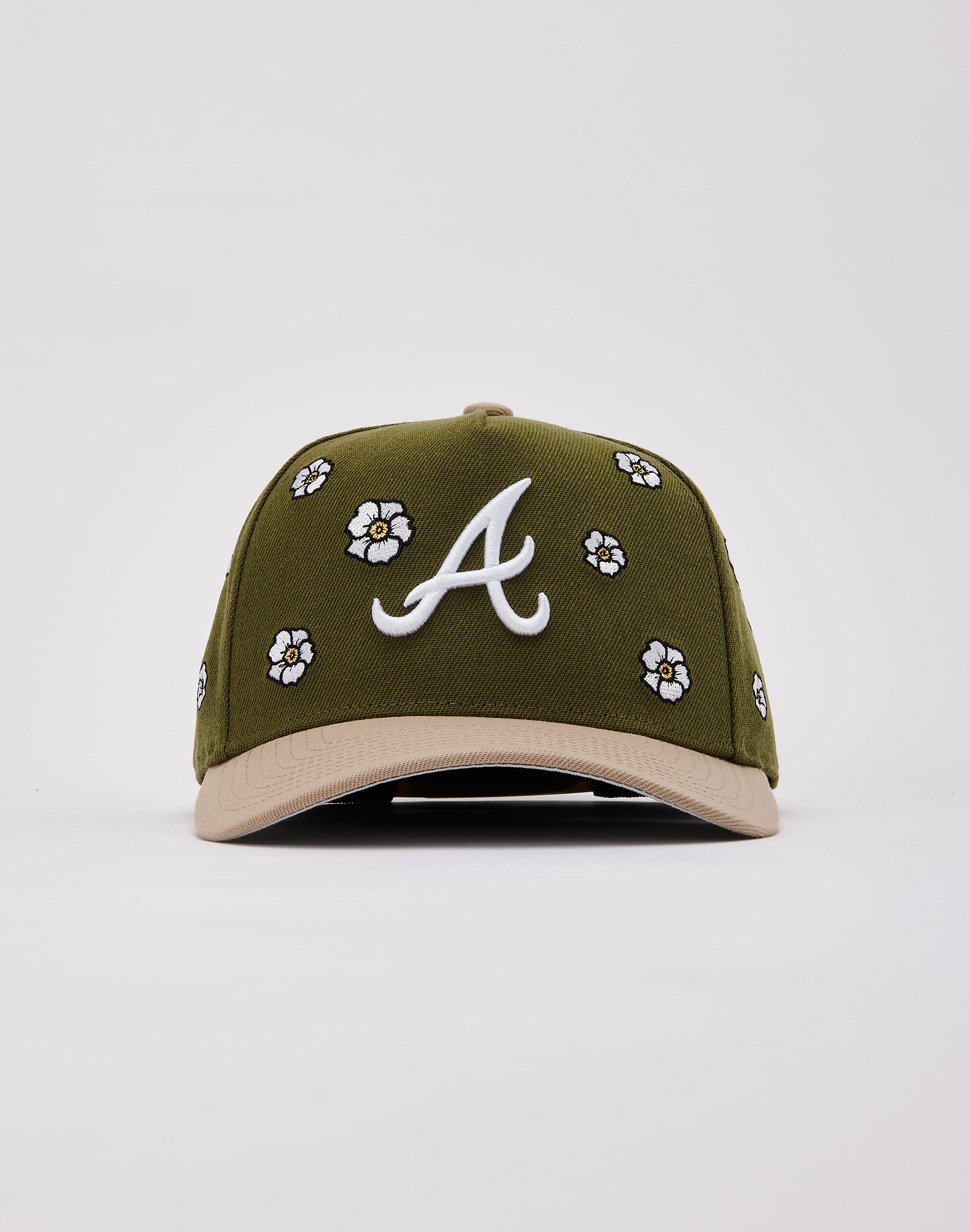 Photo of Mitchell & Ness MLB Atlanta Braves Floral Pro Pinch Snapback Hat