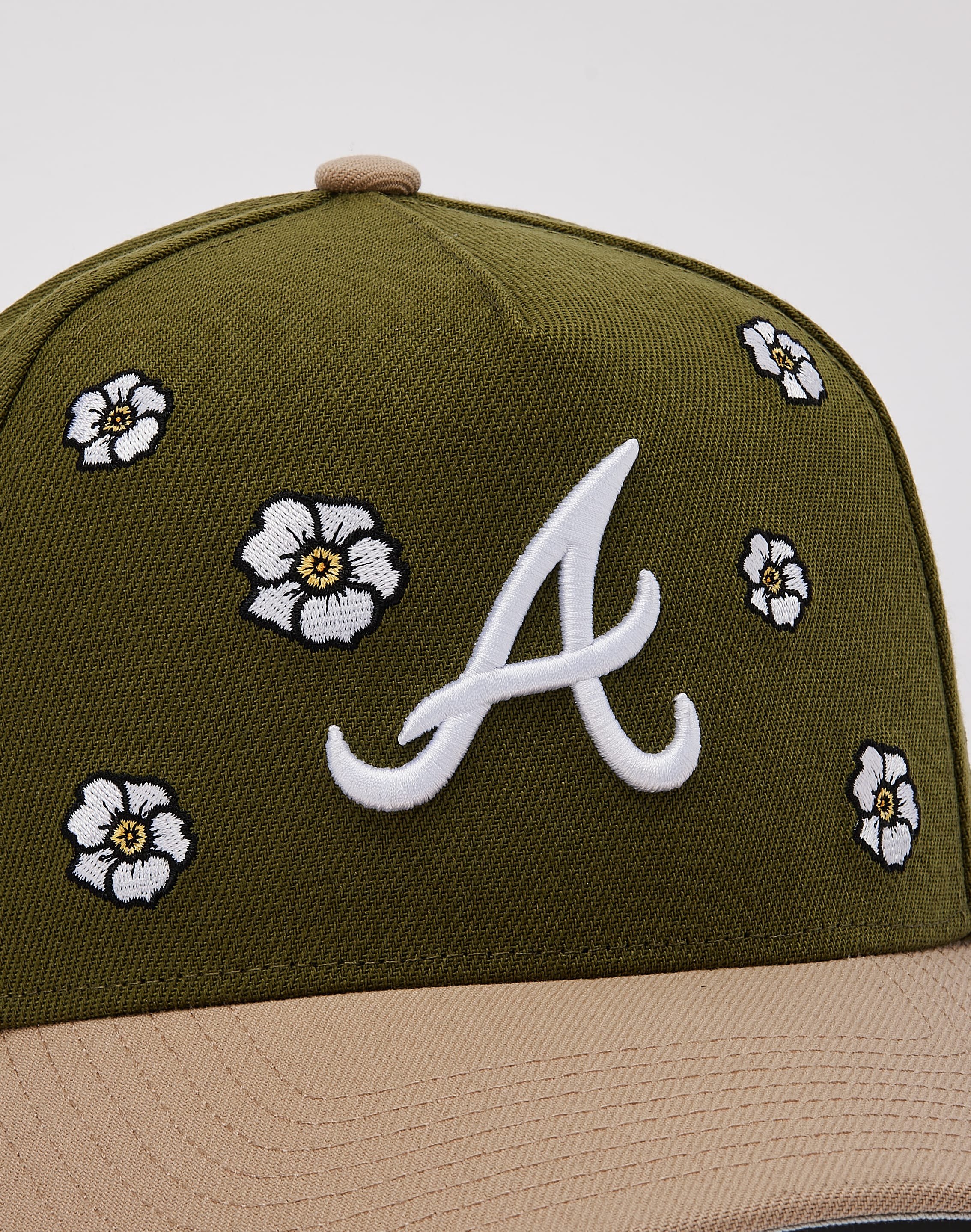 Photo of Mitchell & Ness MLB Atlanta Braves Floral Pro Pinch Snapback Hat