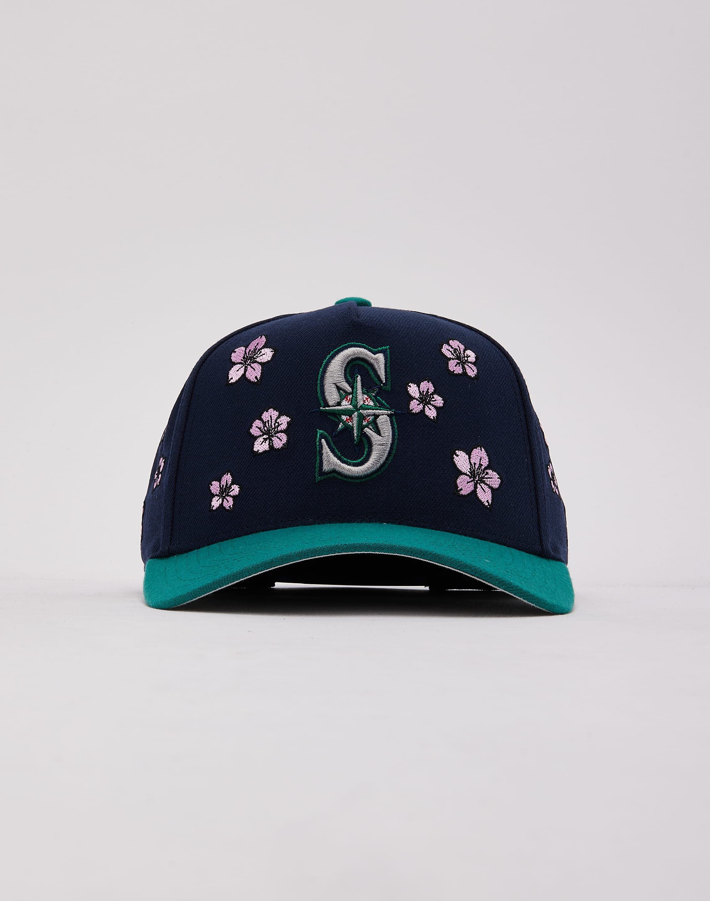 Photo of Mitchell & Ness MLB Seattle Mariners Flowers Pro Pinch Snapback Hat