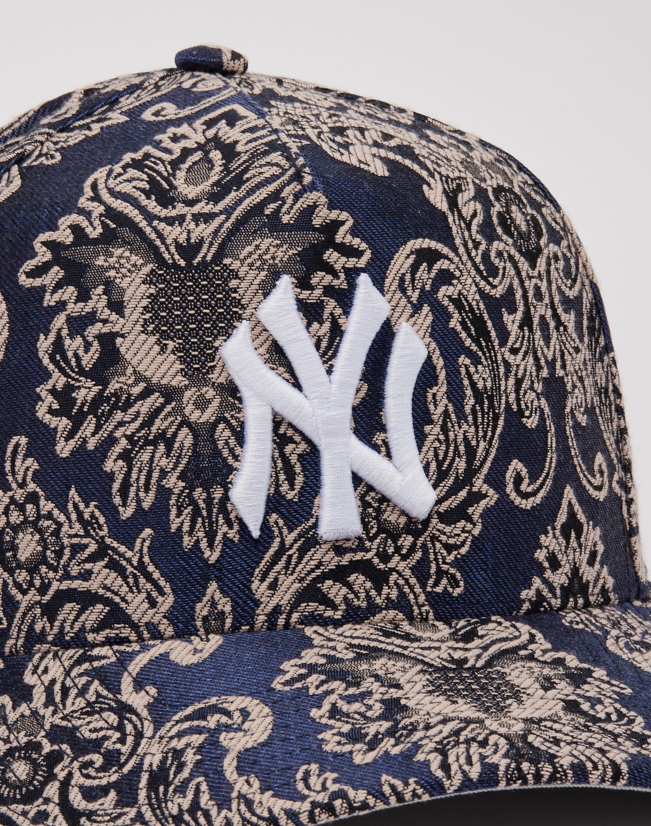 Mitchell & Ness MLB New York Yankees Tapestry Pro Pinch Snapback