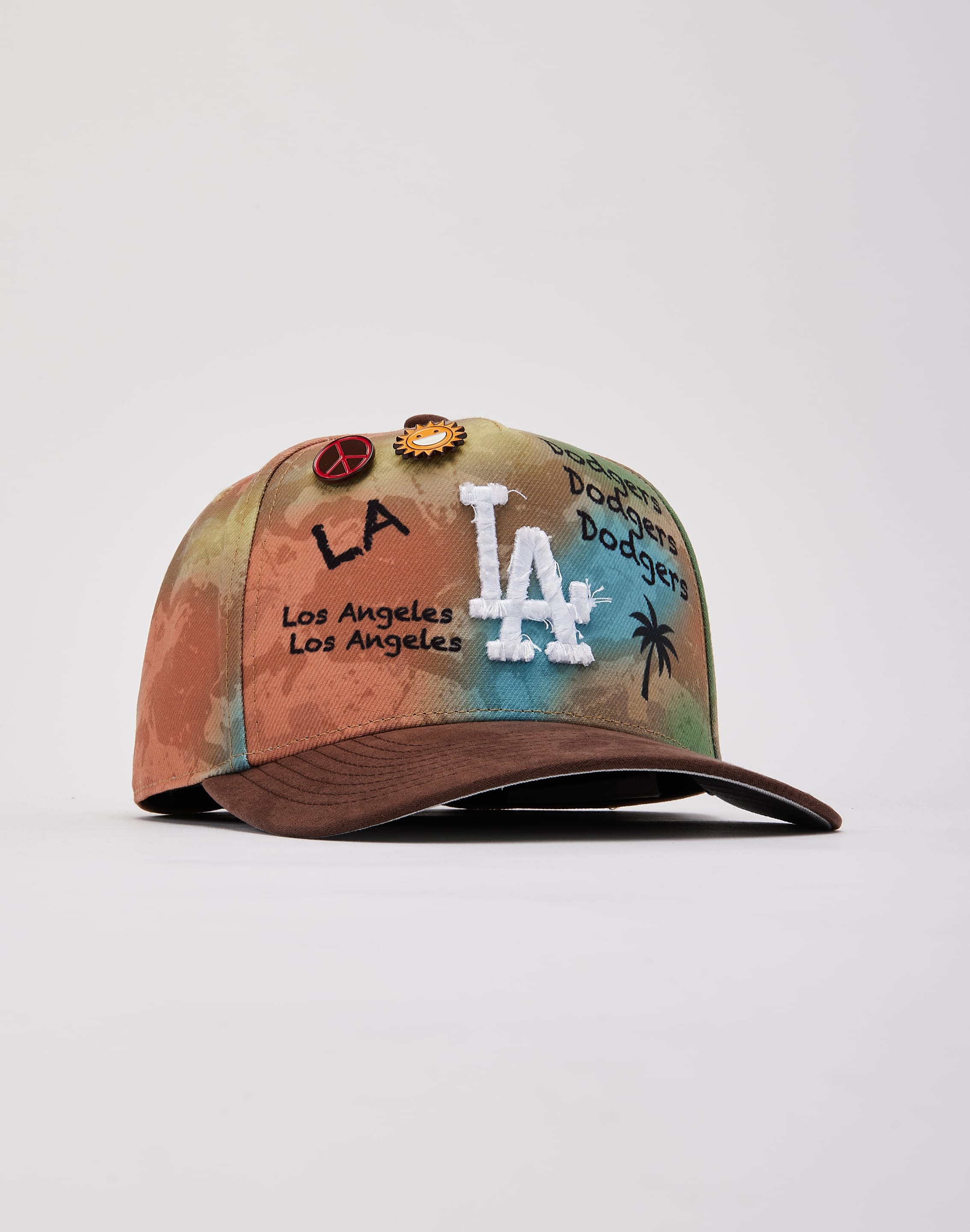Photo of Mitchell & Ness MLB Los Angeles Dodgers Grunge Pro Pinch Snapback Hat