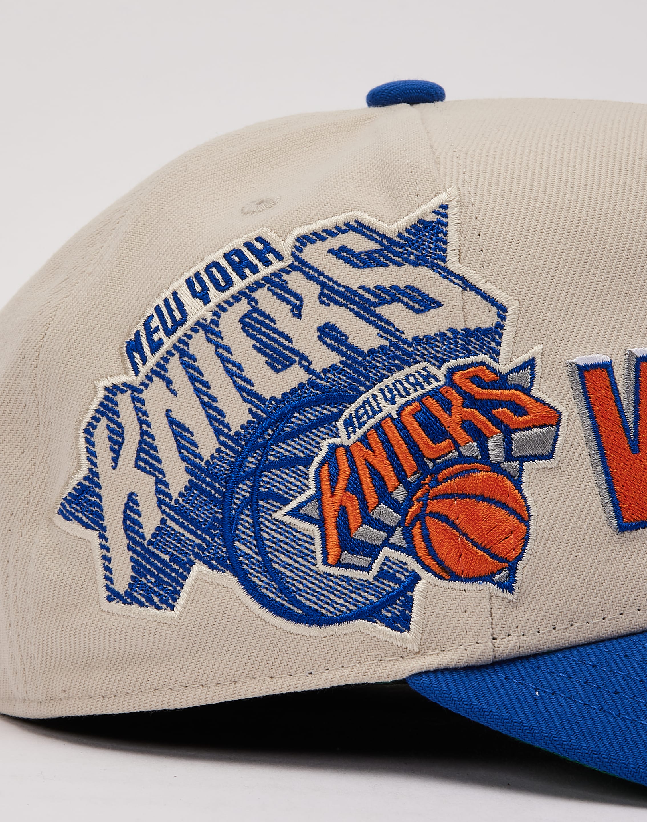 Mitchell & Ness NBA New York Knicks Wu-Tang Pro Pinch Snapback Hat, image 5 of 6