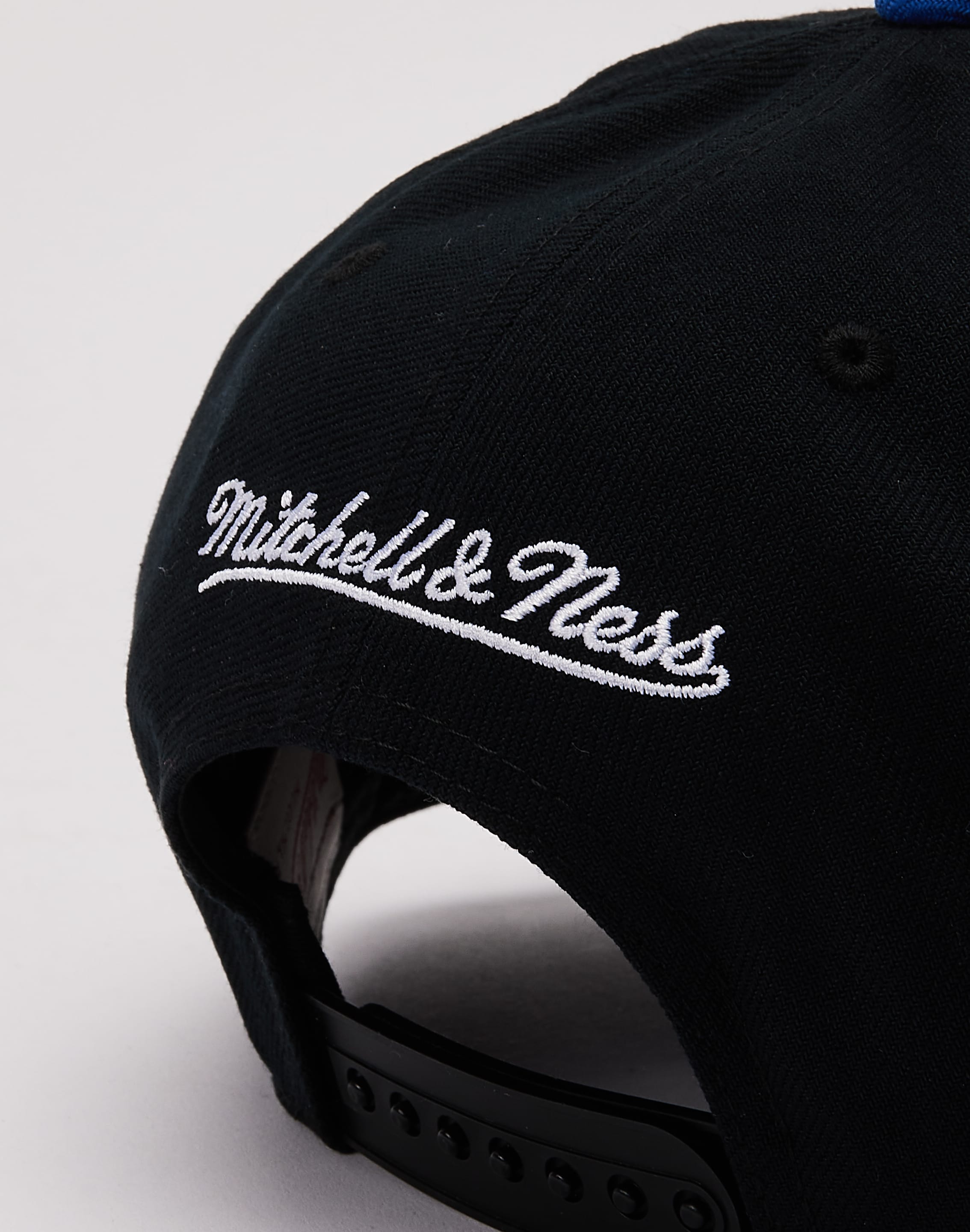 Mitchell & Ness NBA New York Knicks Wu-Tang Forever Pro Pinch Snapback Hat, image 6 of 6