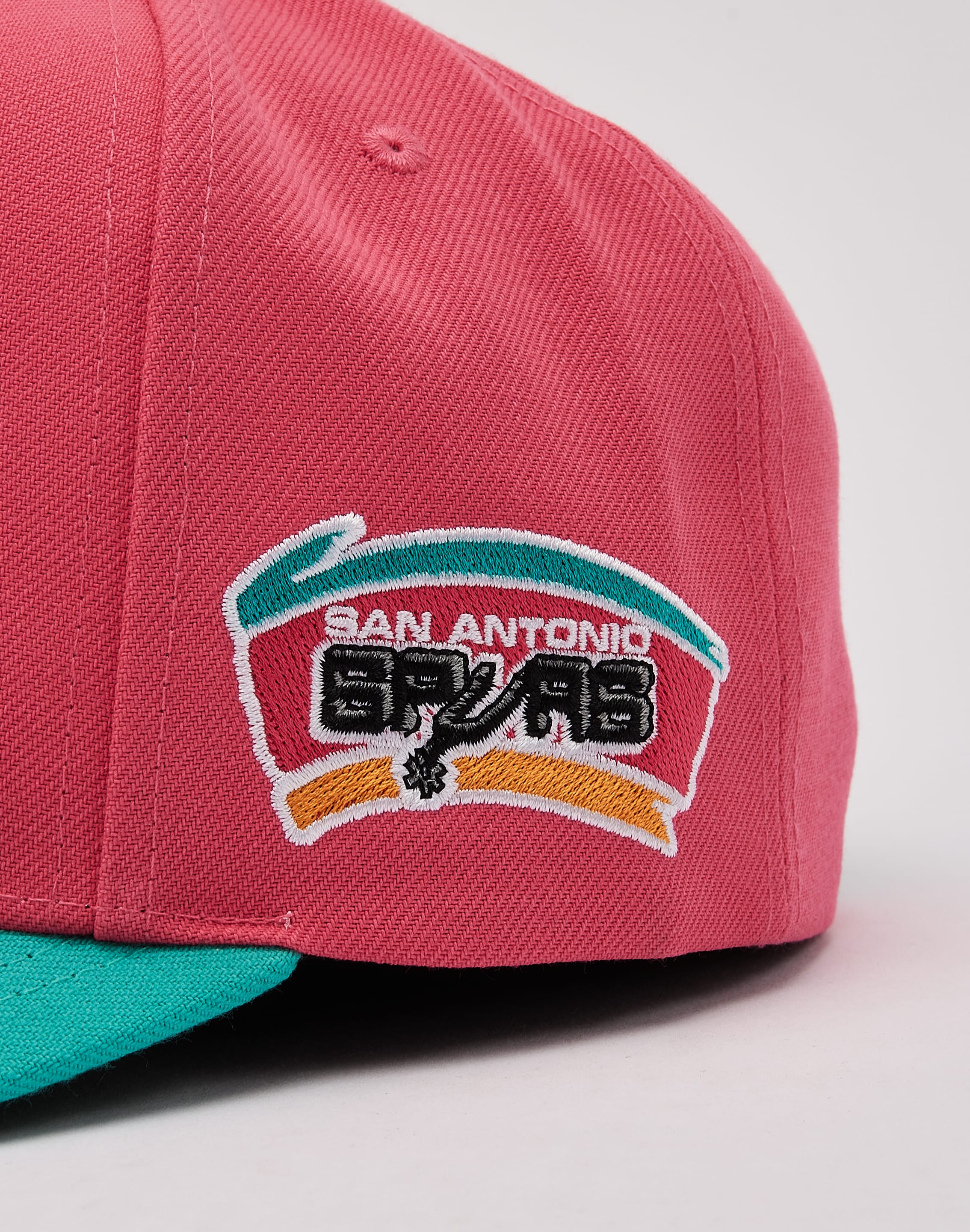 Mitchell Ness NBA San Antonio Spurs Script Snapback Hat – DTLR