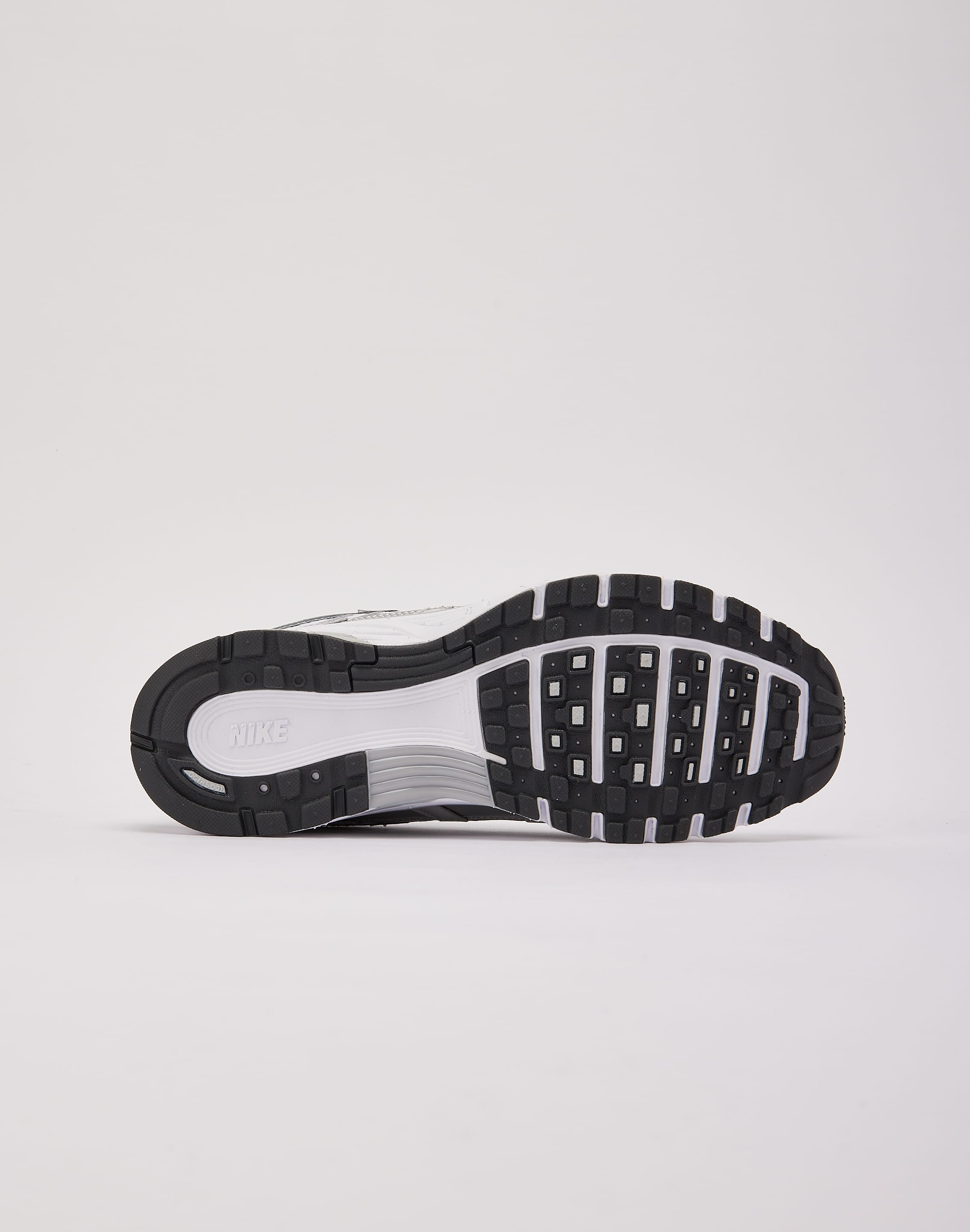 Photo of Nike P-6000