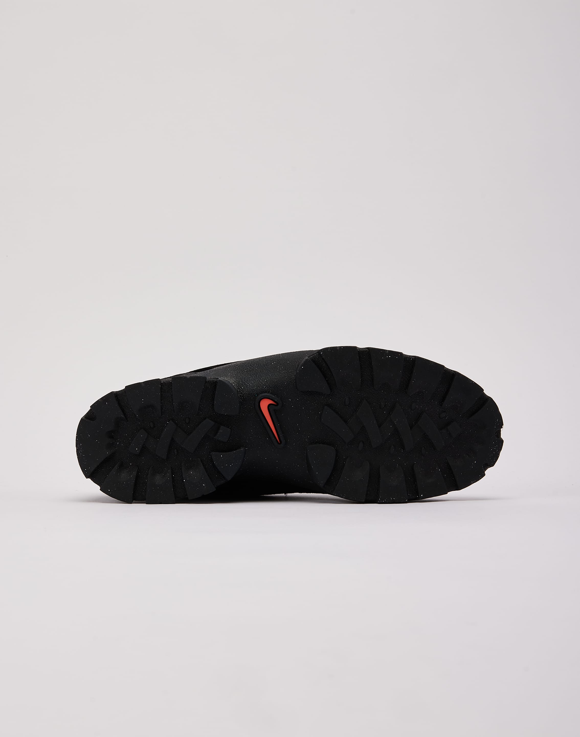 Photo of Nike Lahar Low