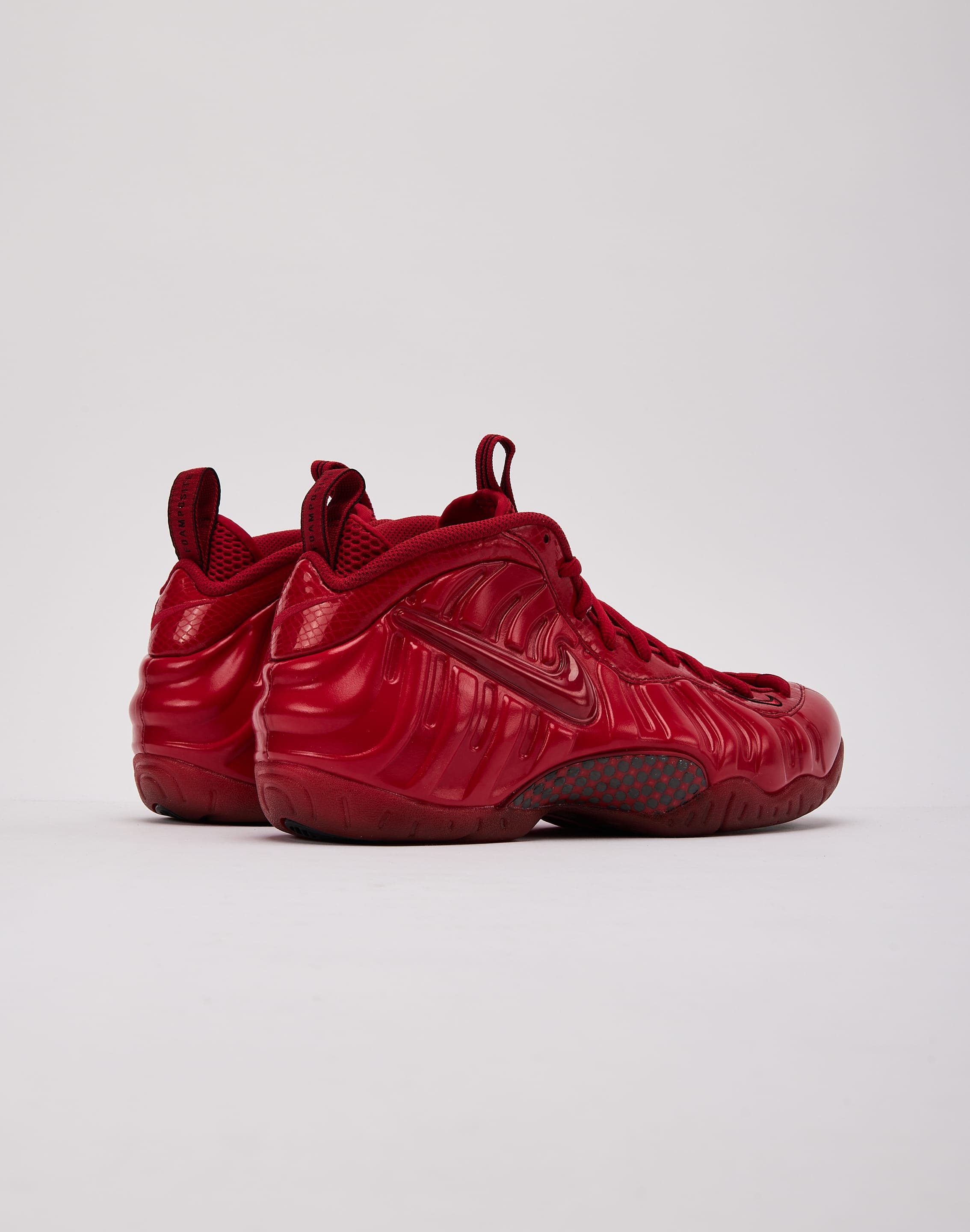Photo of Nike Air Foamposite Pro 'Gym Red'
