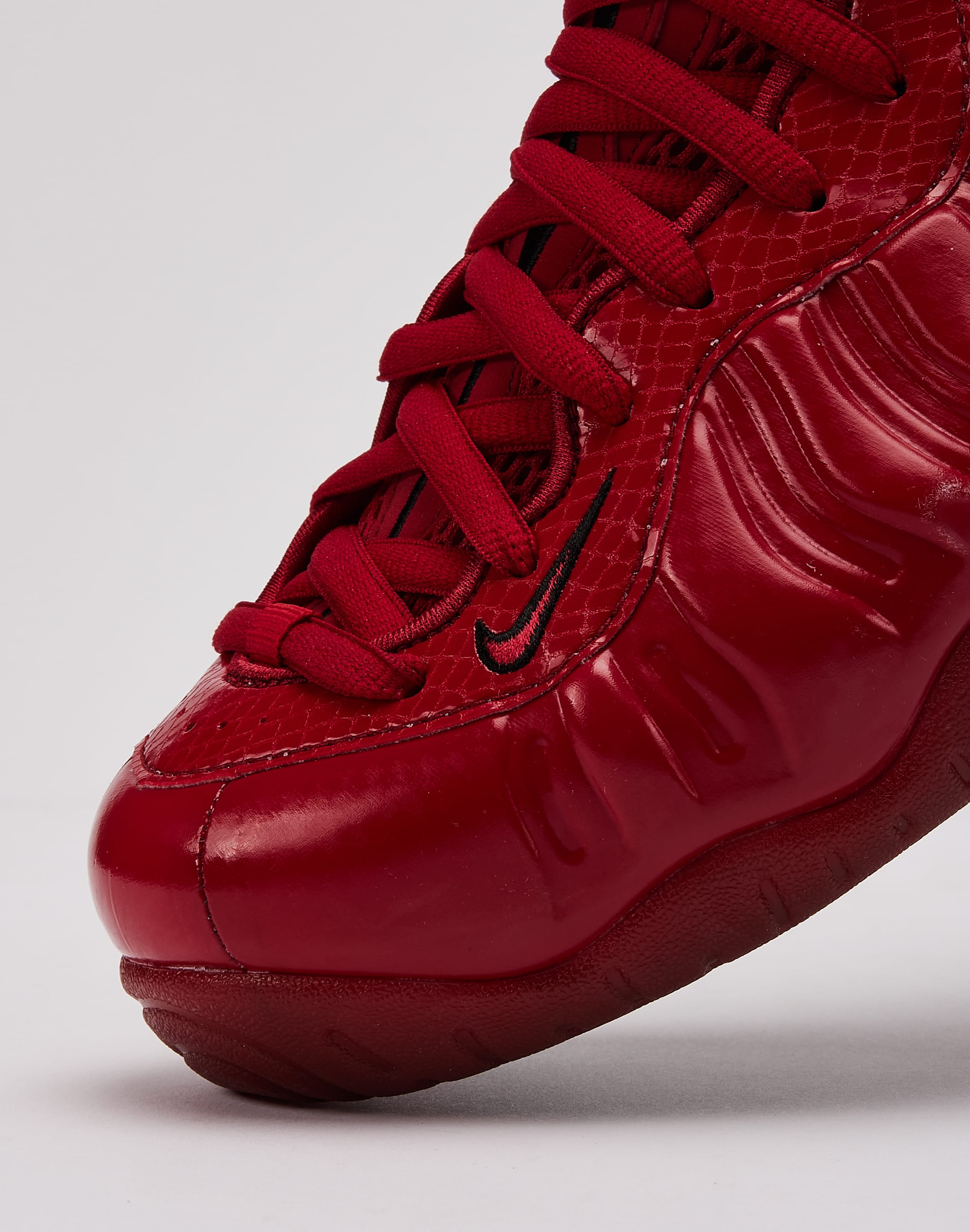 Photo of Nike Air Foamposite Pro 'Gym Red'