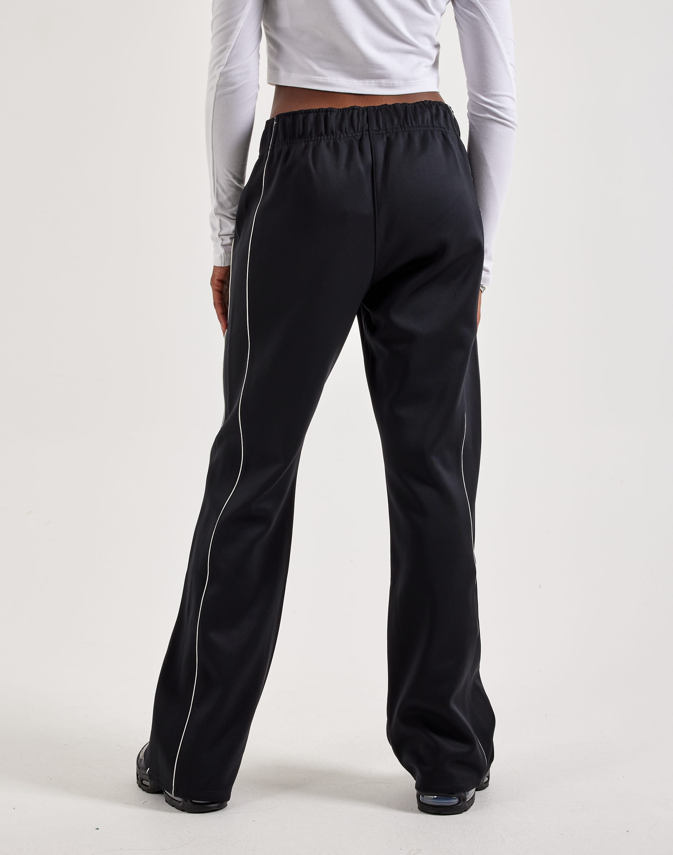 Nike Windrunner Mid-Rise Slim Knit Pants – DTLR