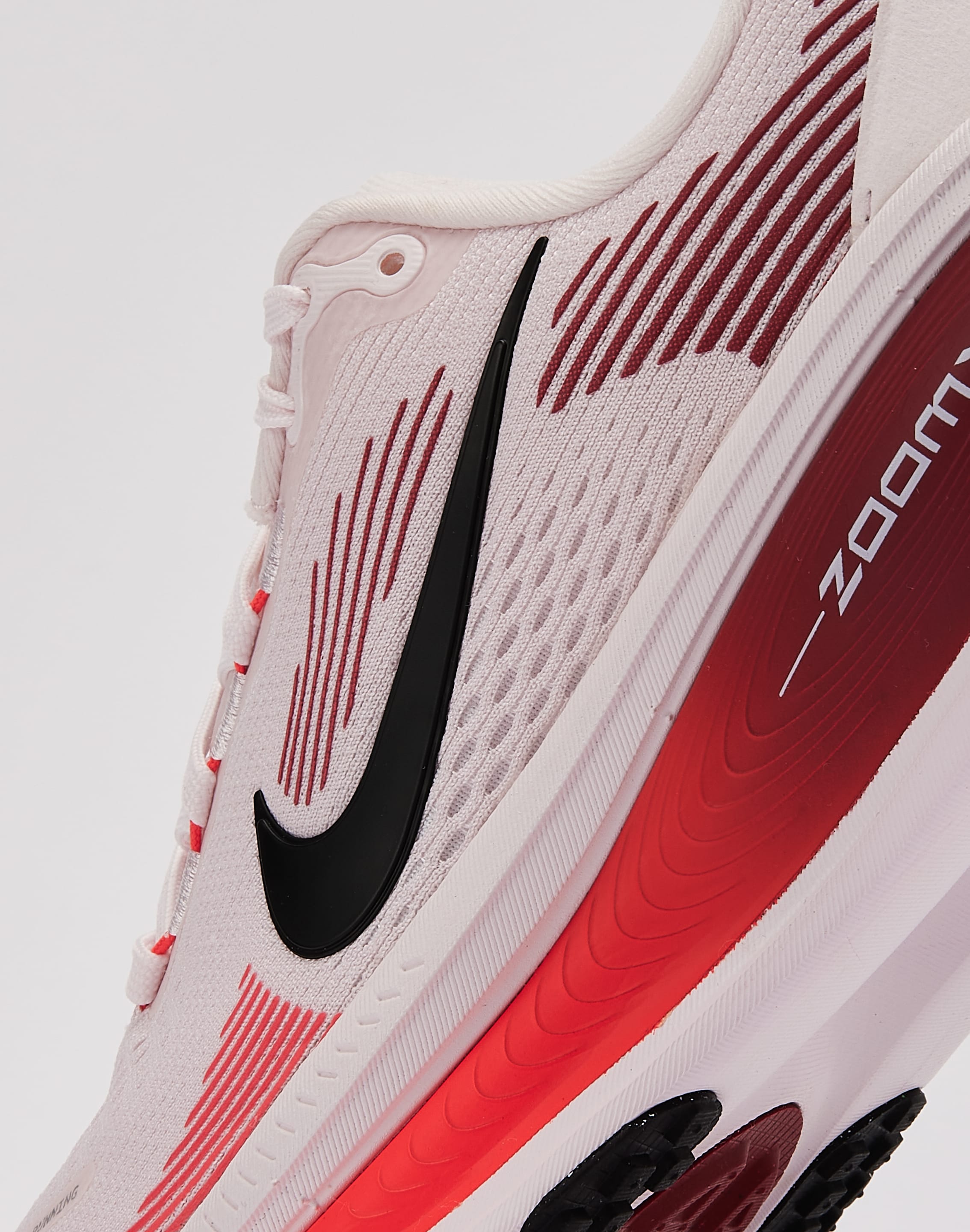 Nike Vomero 18 – DTLR