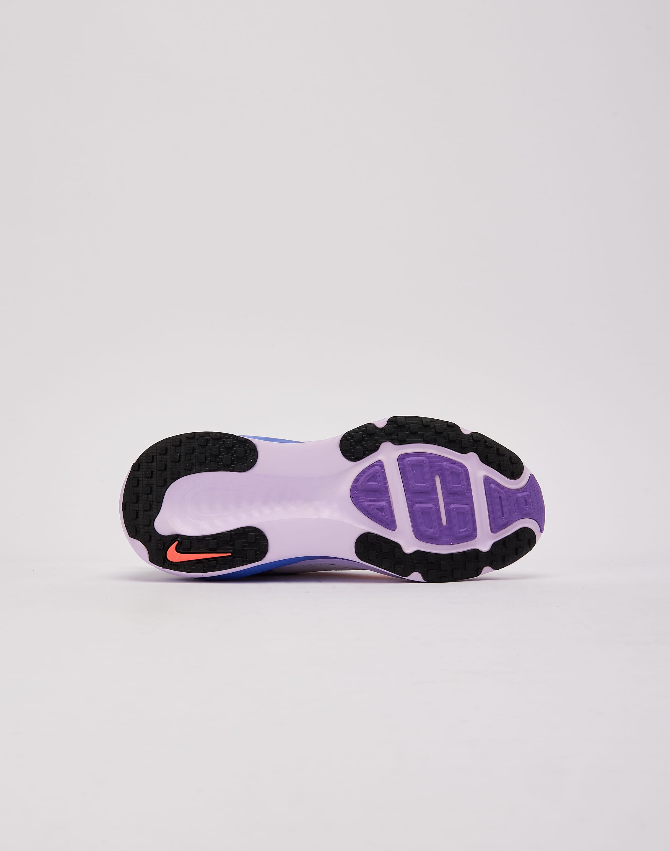 Nike Vomero 18 Grade-School – DTLR