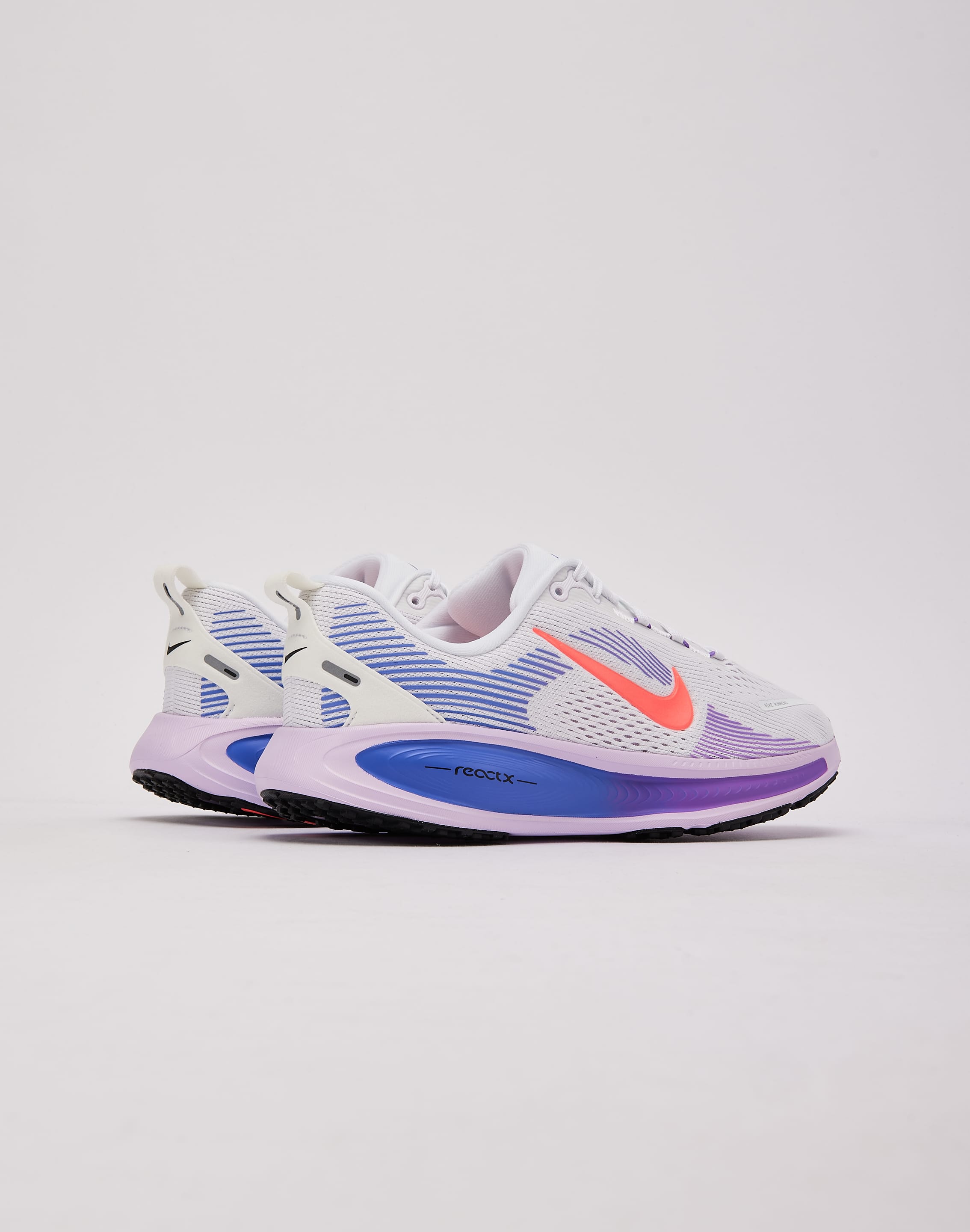 Nike Vomero 18 Grade-School – DTLR