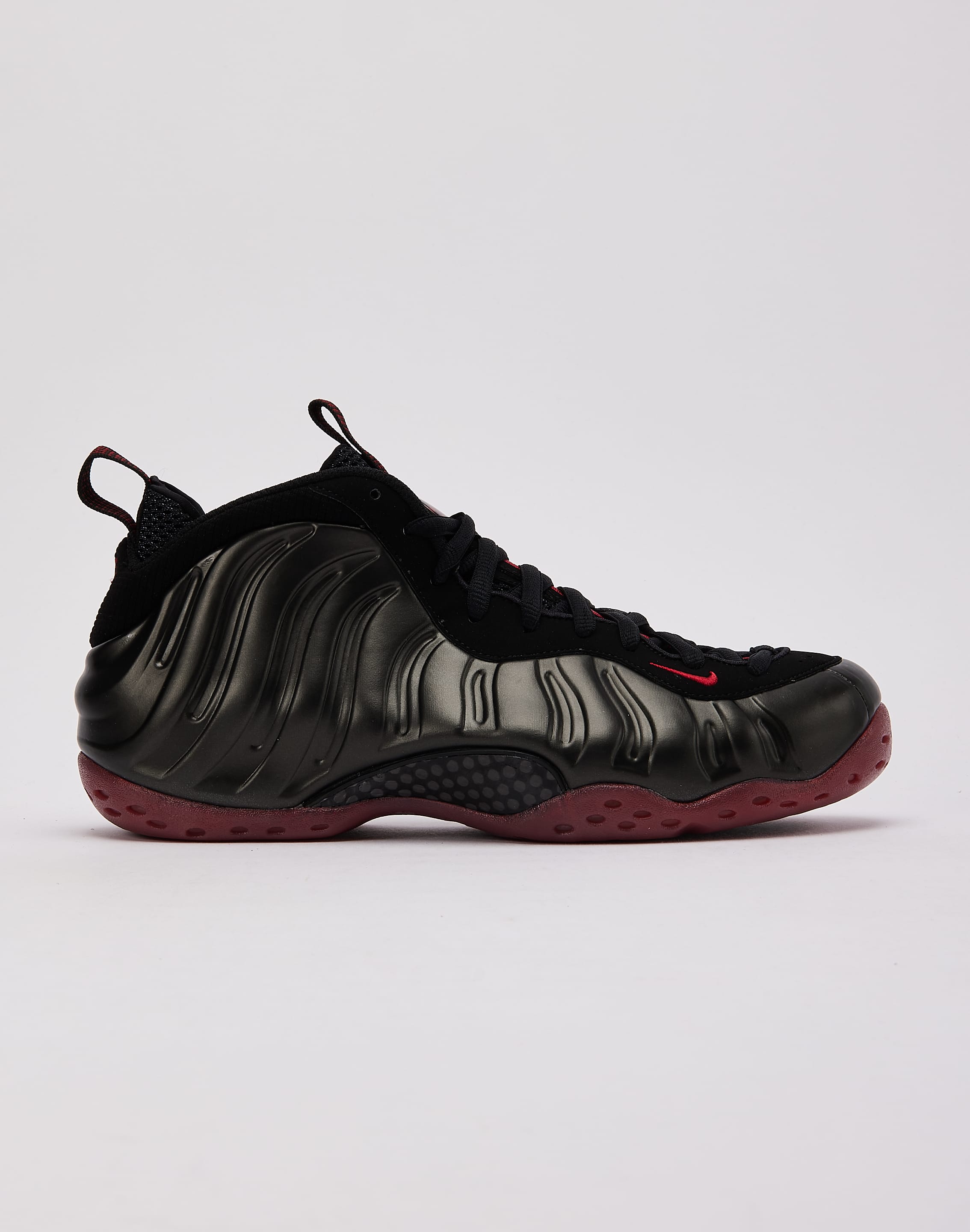 Nike Air Foamposite One 'Black and Varsity Red' – DTLR