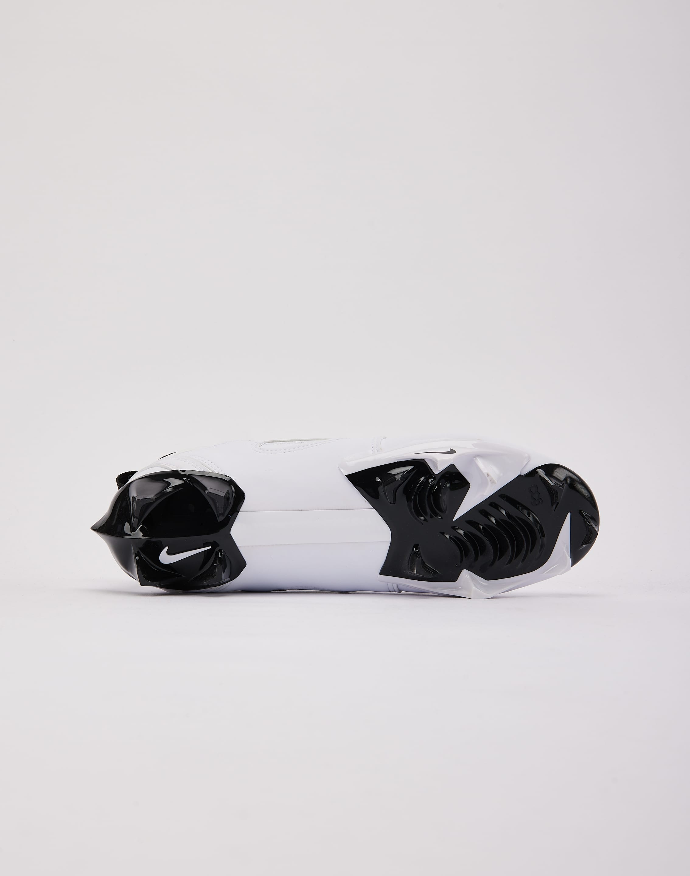 Photo of Nike Diamond Turf 2 Football Cleats