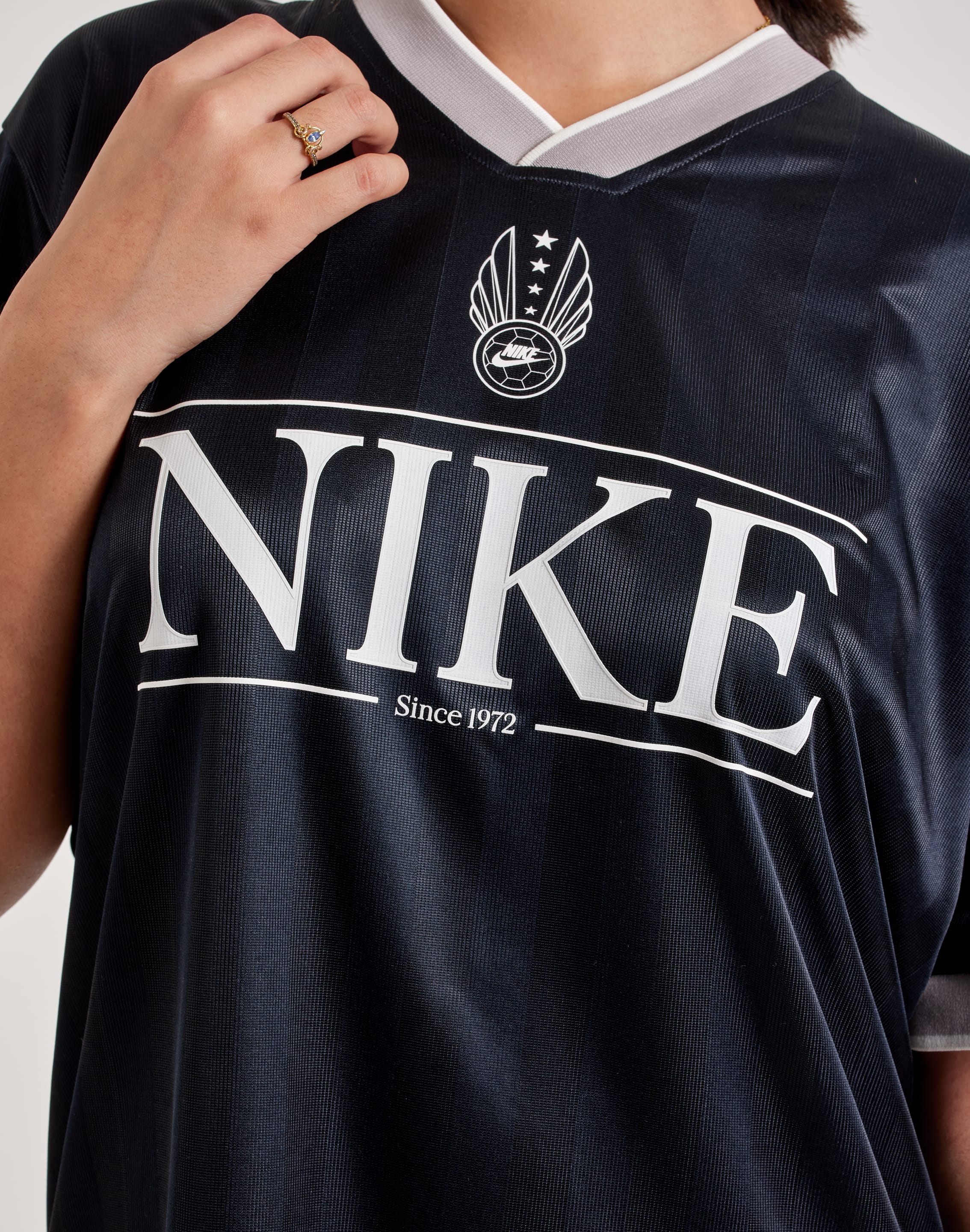 Nike Sportswear V-Neck Jersey Top – DTLR