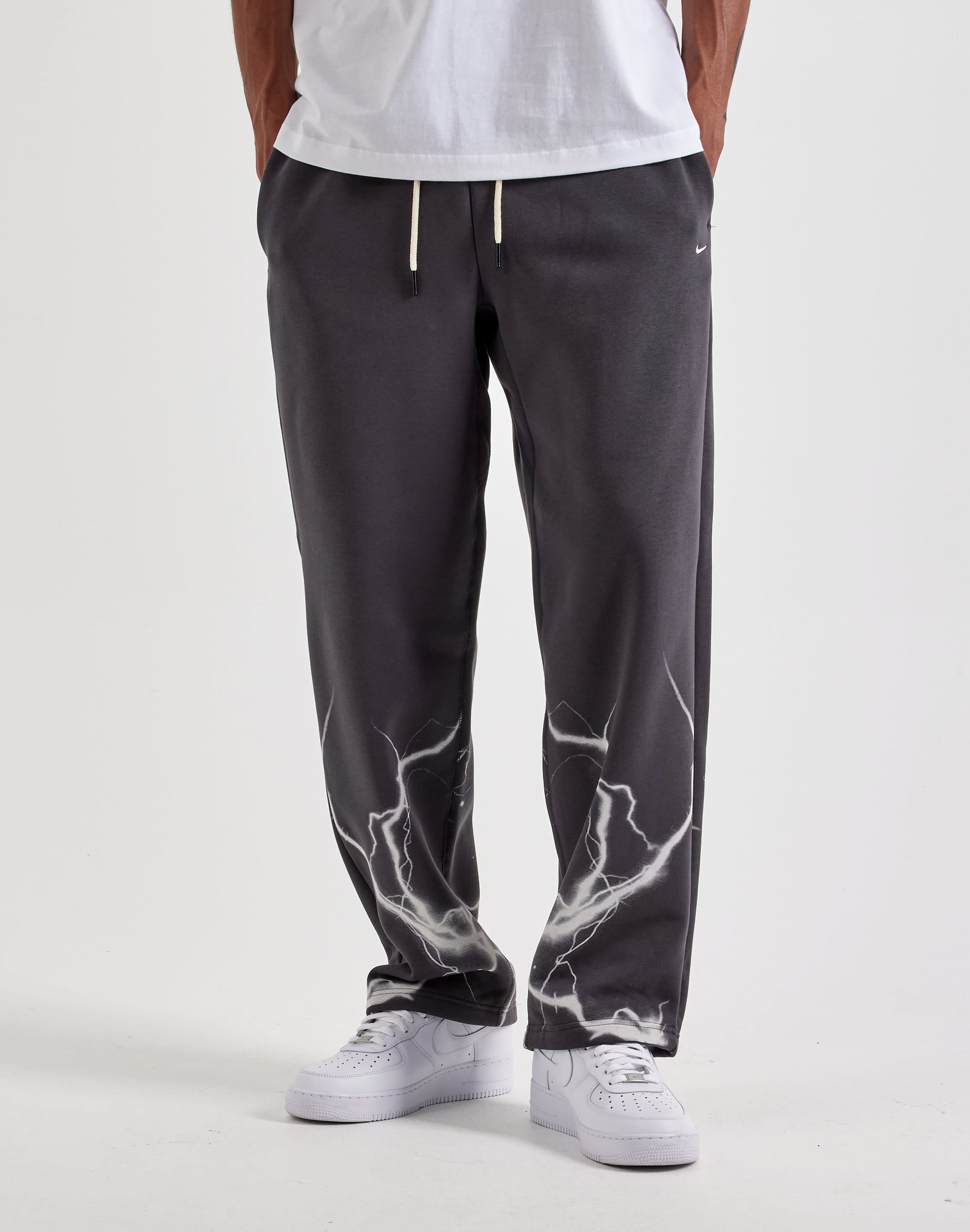 Photo of Nike Brushed Basketball Fleece Pants