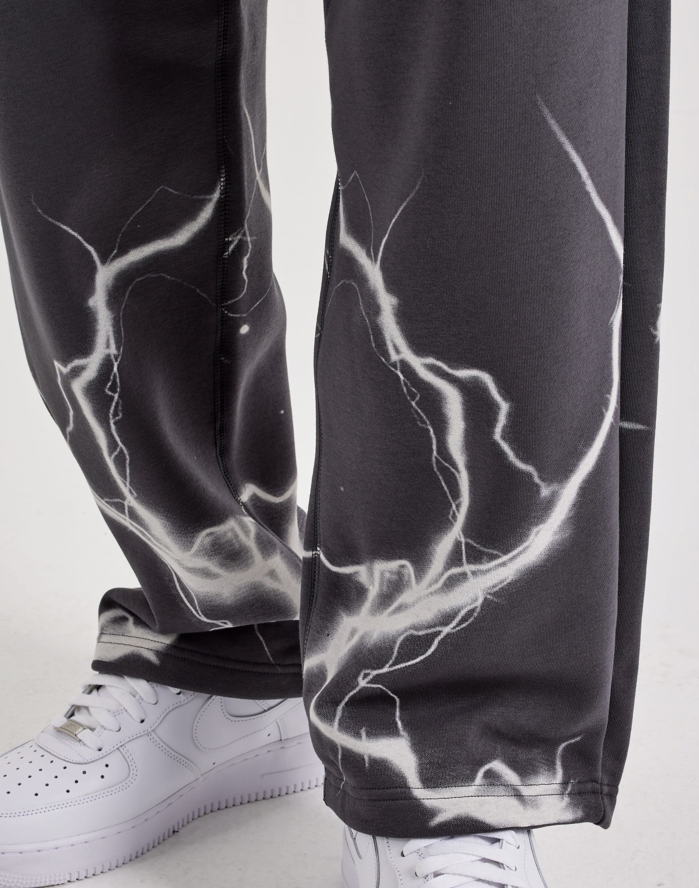Photo of Nike Brushed Basketball Fleece Pants