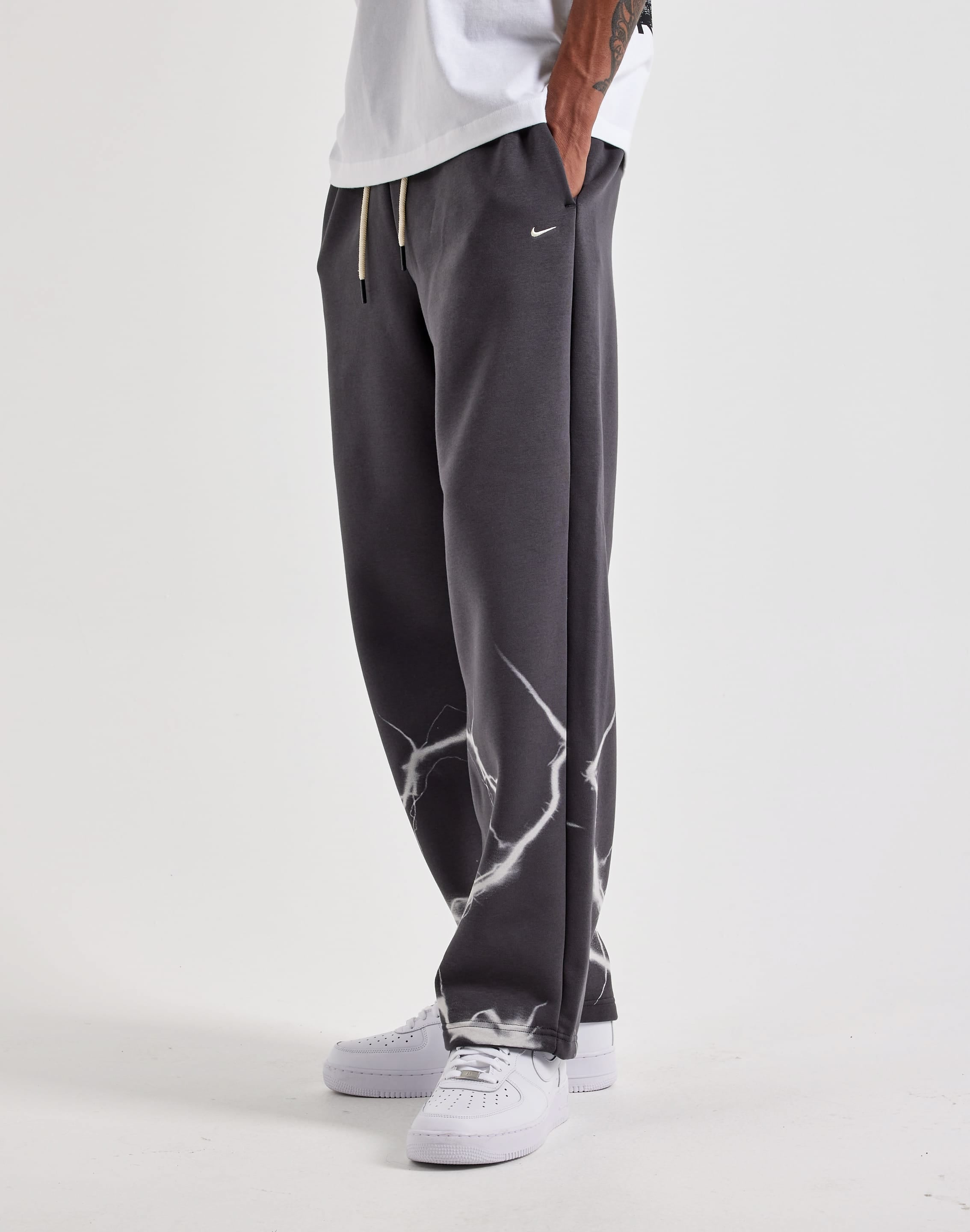 Photo of Nike Brushed Basketball Fleece Pants