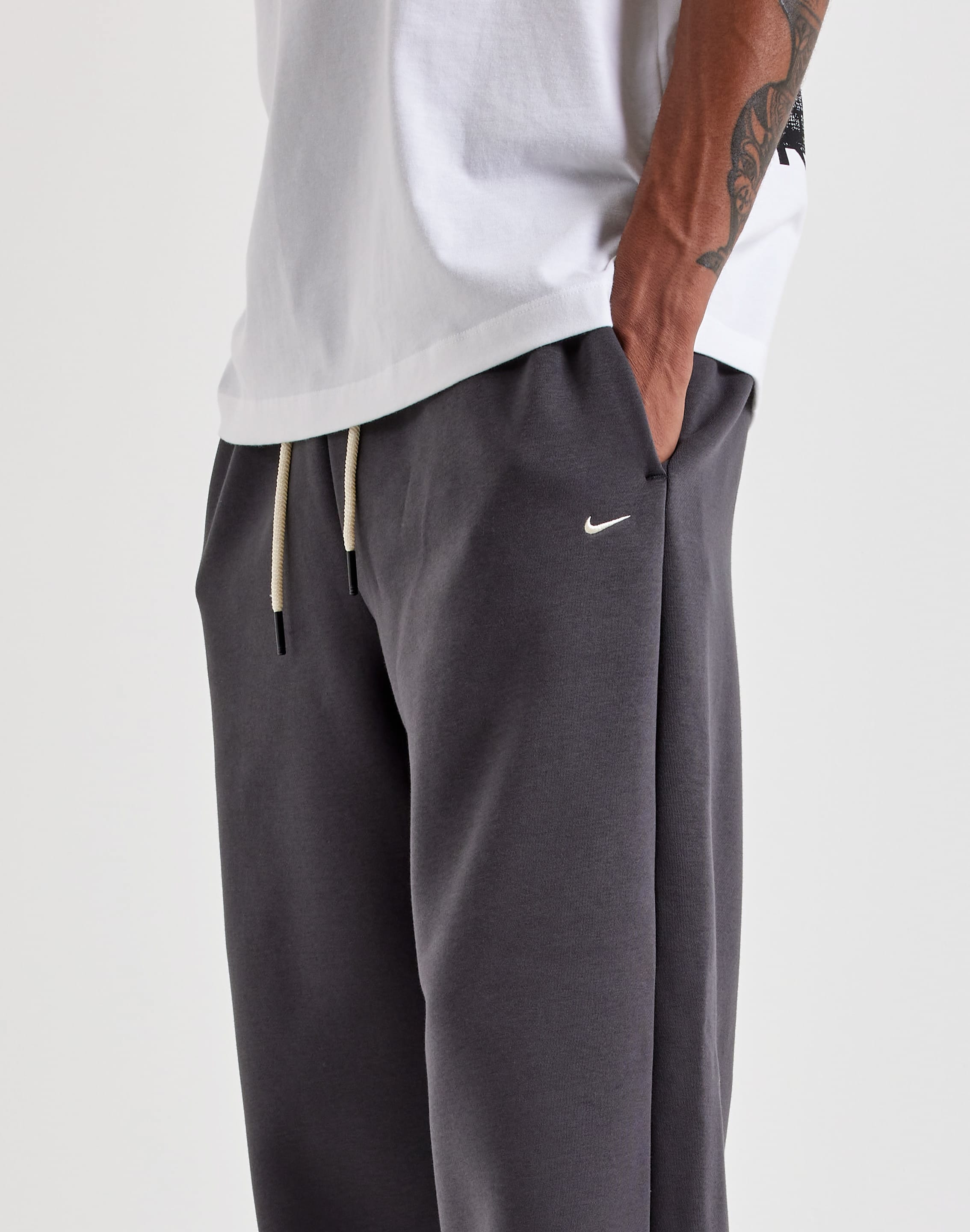 Photo of Nike Brushed Basketball Fleece Pants