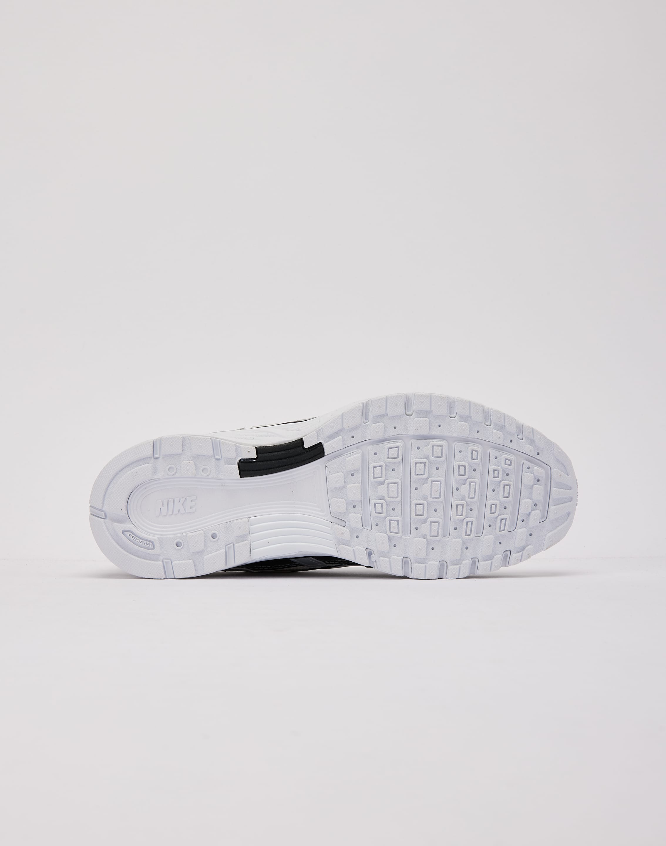 Photo of Nike P-6000