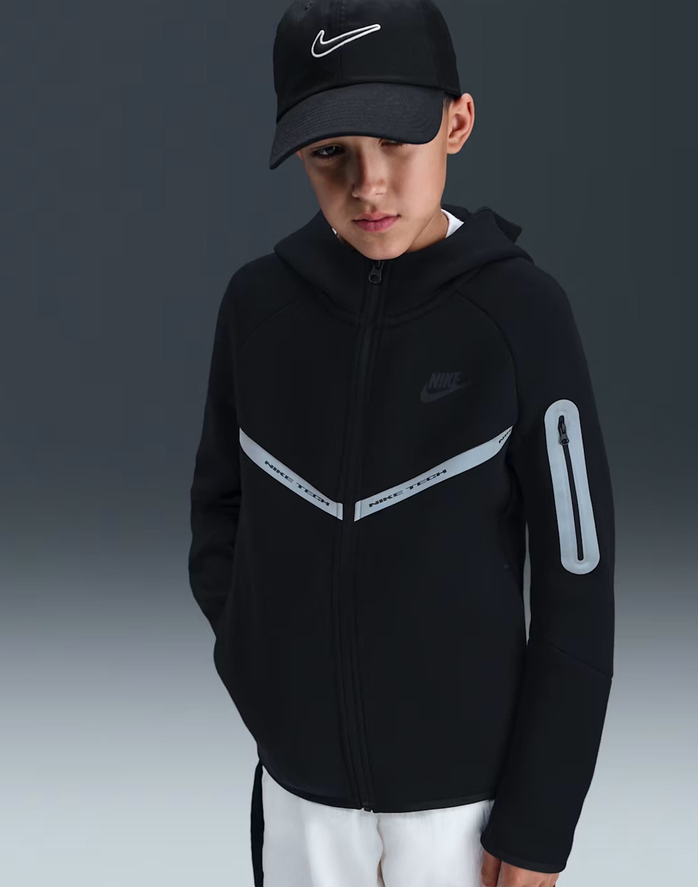 トップス nike tech fleece reflector kids Nike Tech Fleece Full-Zip Reflective Hoodie Grade-School – DTLR