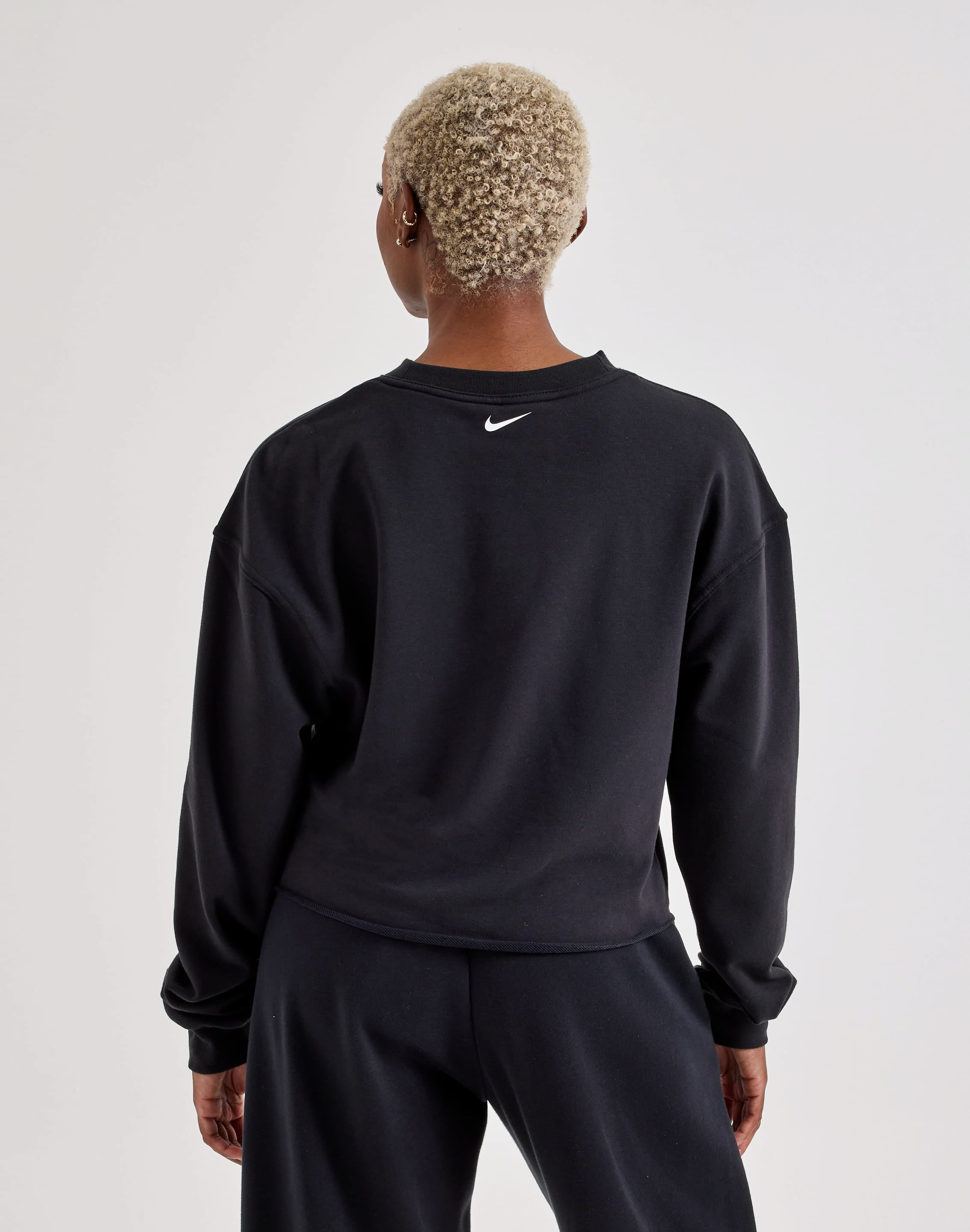 Photo of Nike Pro Dri-FIT French Terry Long-Sleeve Top