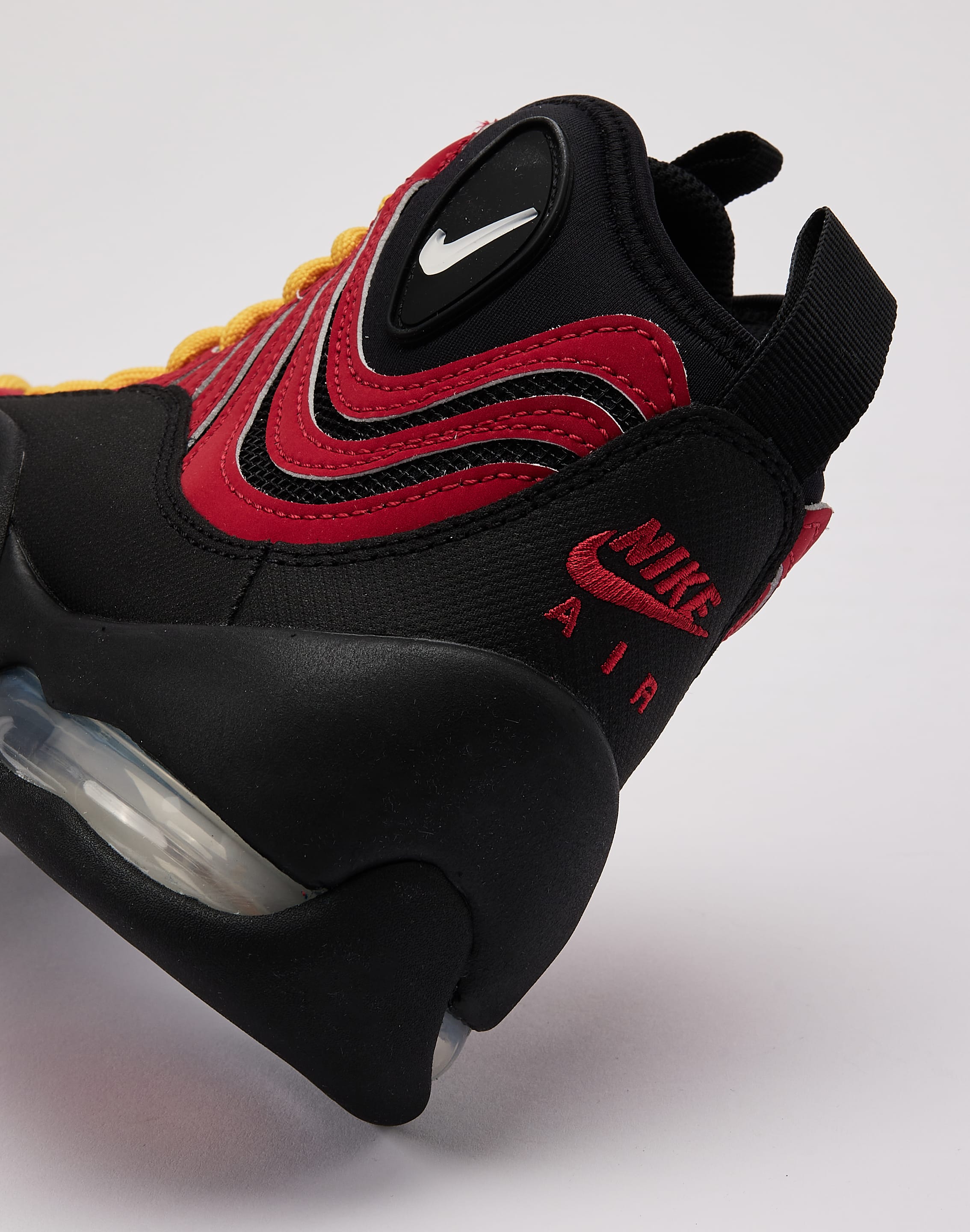 Photo of Nike Air Bakin SP 'Black and Varsity Red' Grade-School