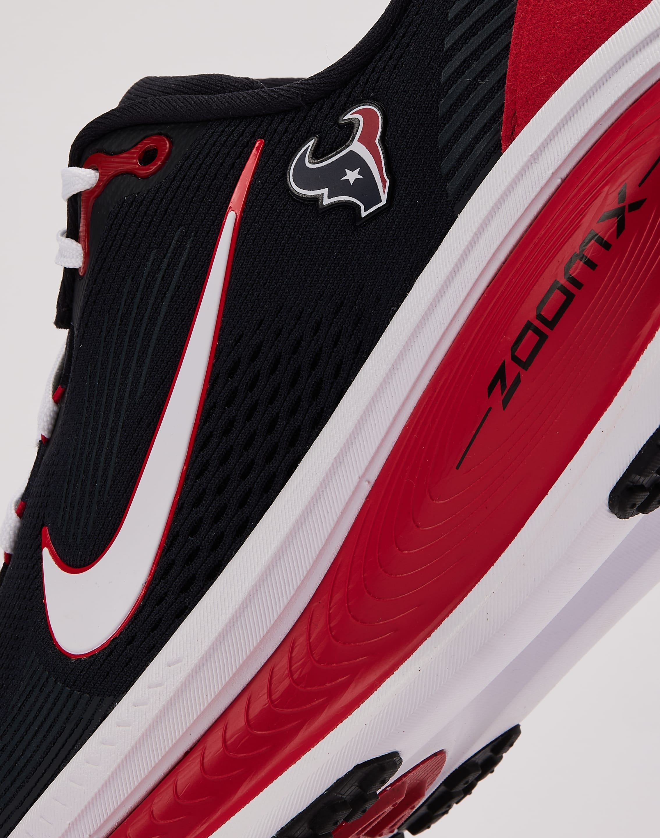 Photo of Nike Vomero 18 'Houston Texans'