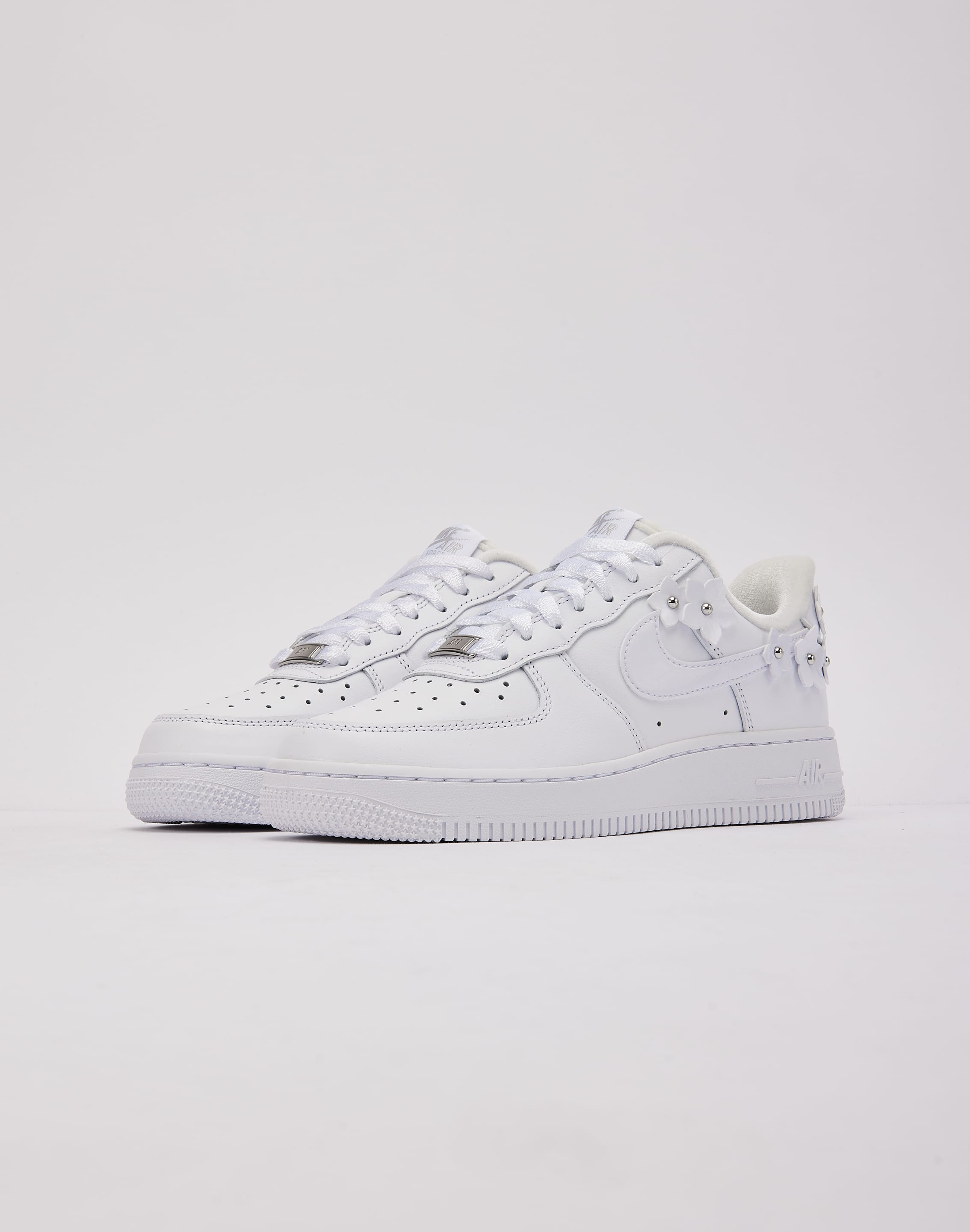 Photo of Nike Air Force 1 Low '07 'Florette'