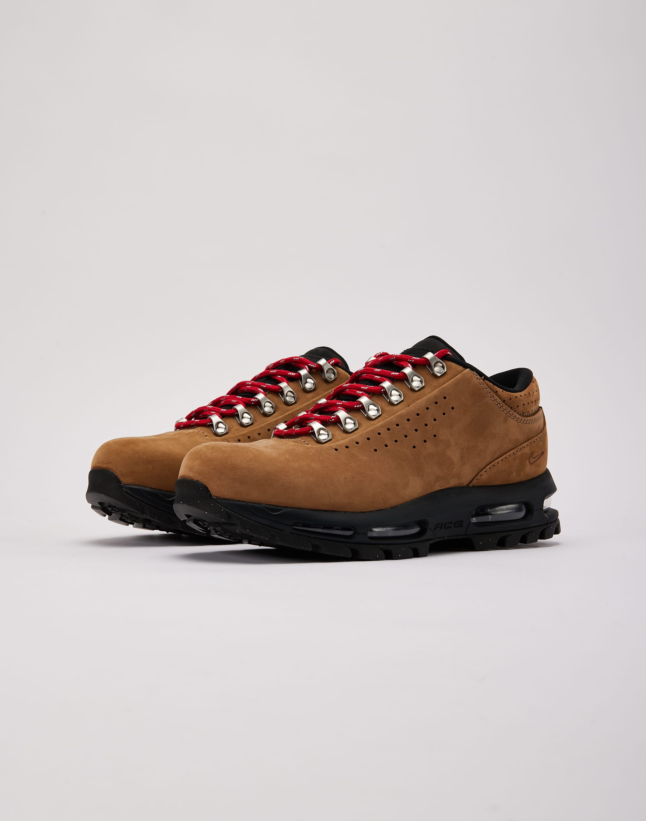 Photo of Nike Air Max Goadome Low SP