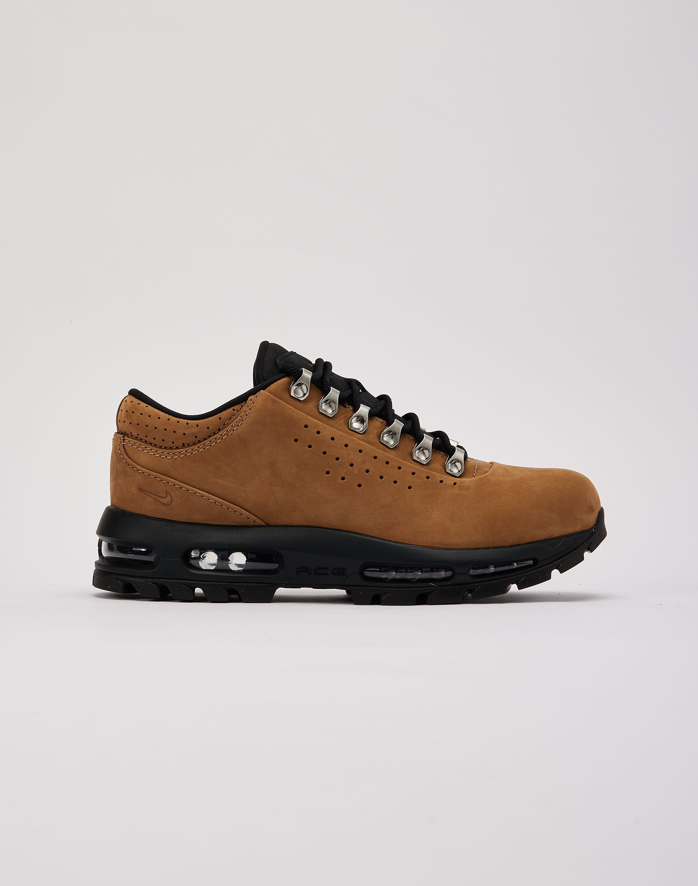 Photo of Nike Air Max Goadome Low SP